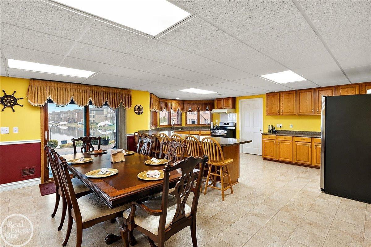51577 Merry Lane, Shelby Twp, MI 48316 — Photo 45