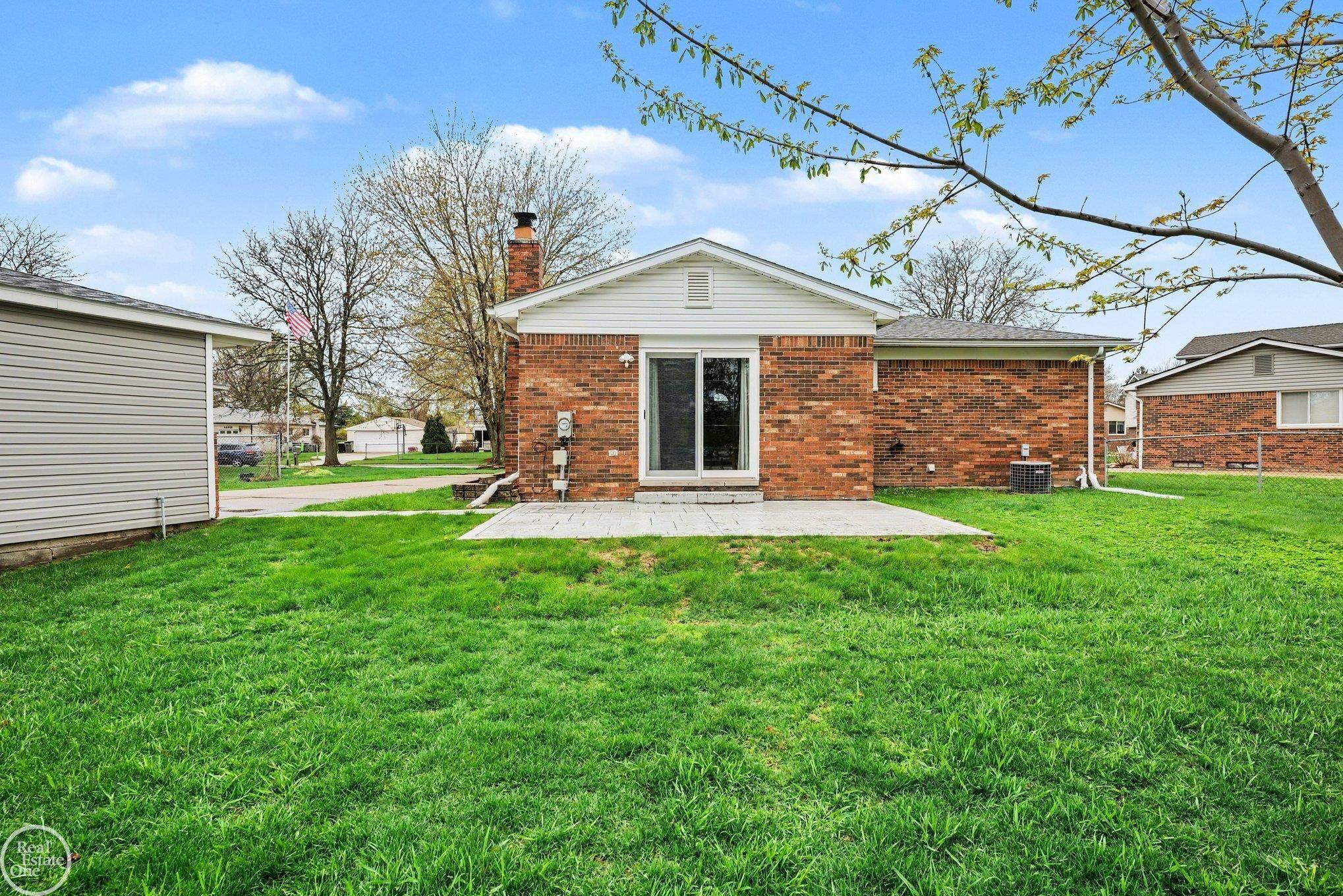 42844 Wrobel Street, Clinton Twp, MI 48038 — Photo 16