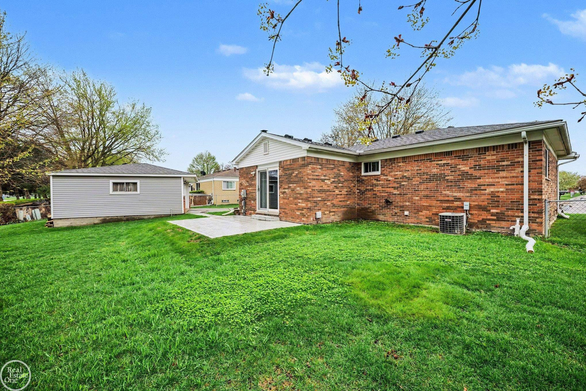 42844 Wrobel Street, Clinton Twp, MI 48038 — Photo 17