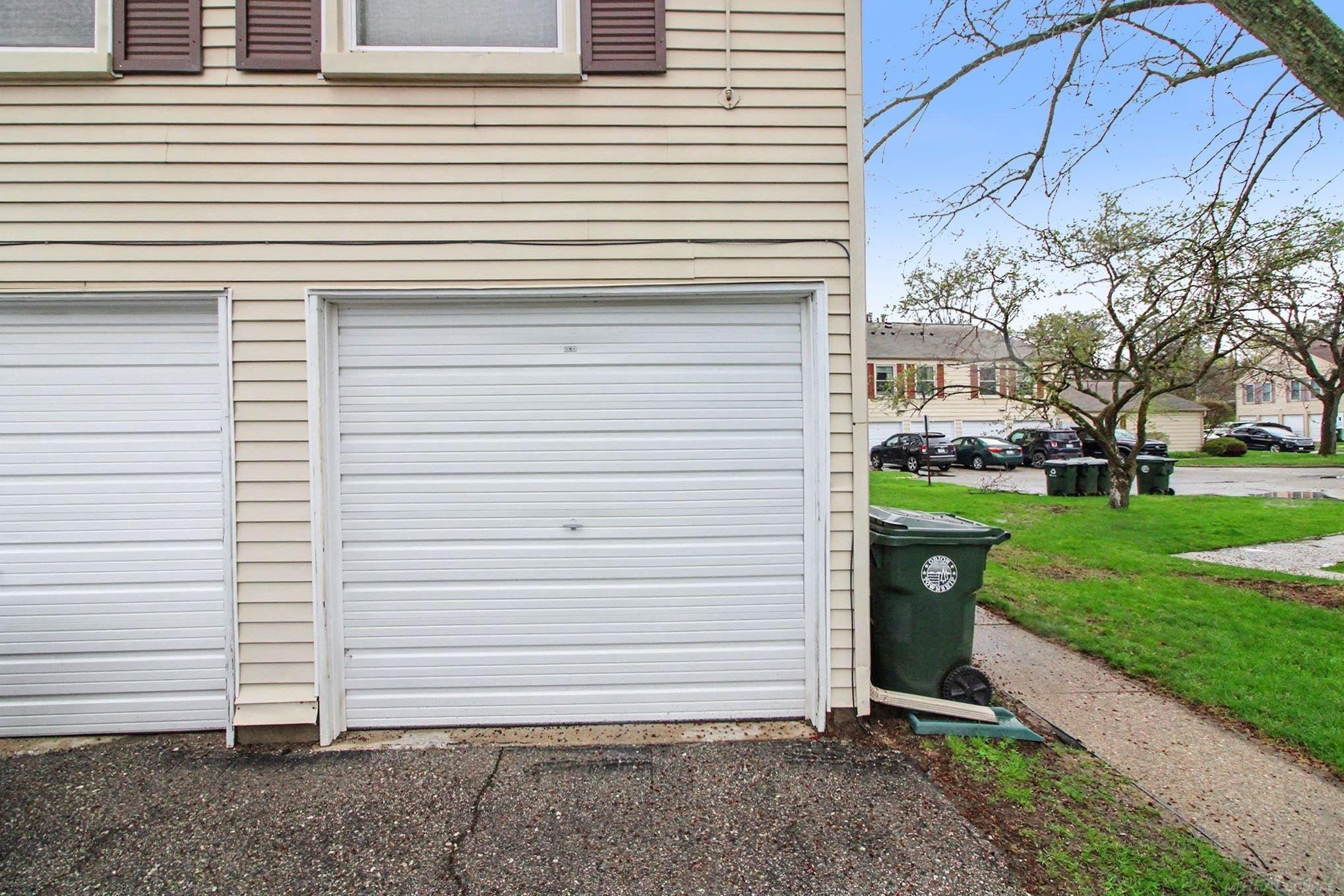 2914 Meadowbrook Ct Court, Lake Orion, MI — Photo 3