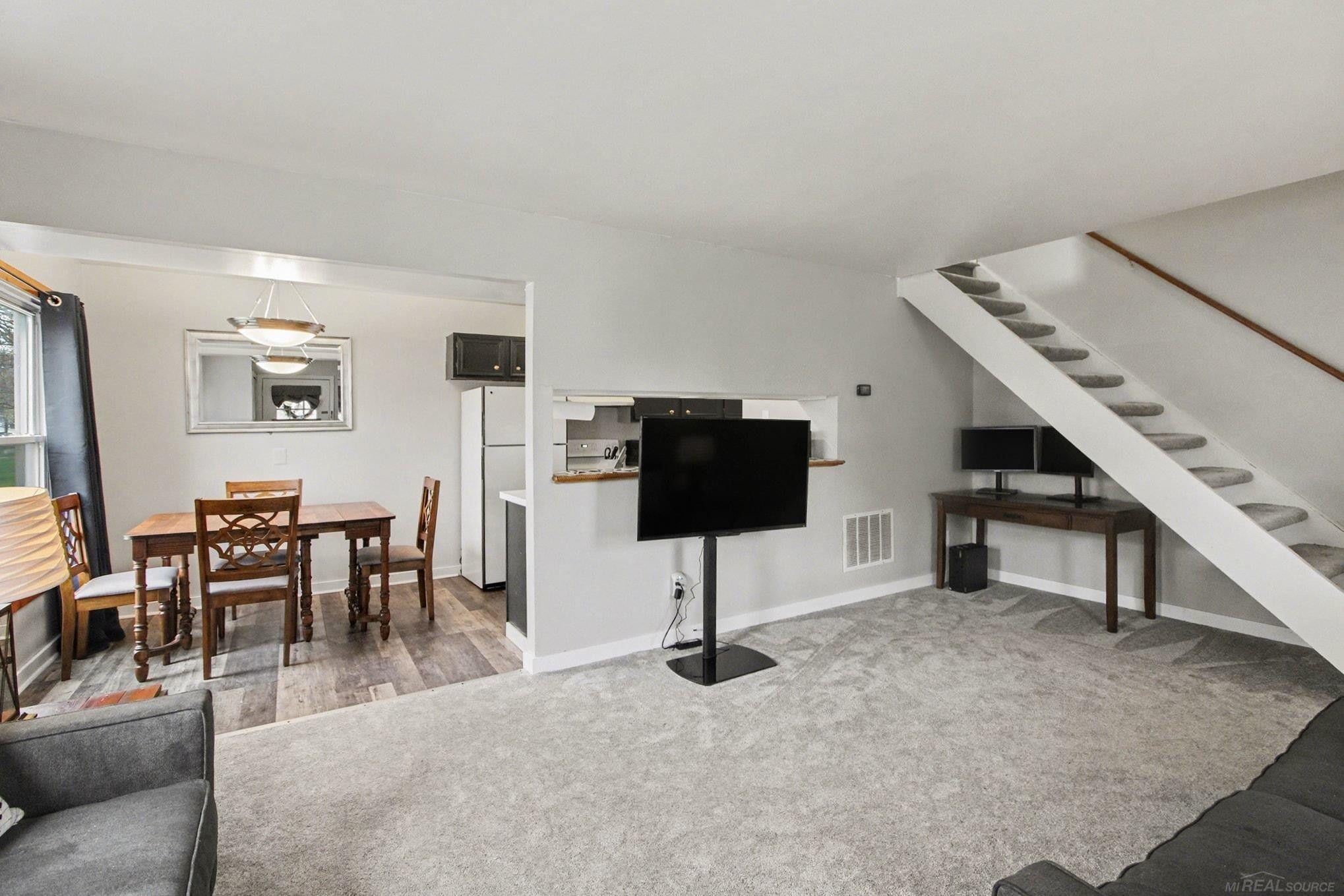 2914 Meadowbrook Ct Court, Lake Orion, MI — Photo 5