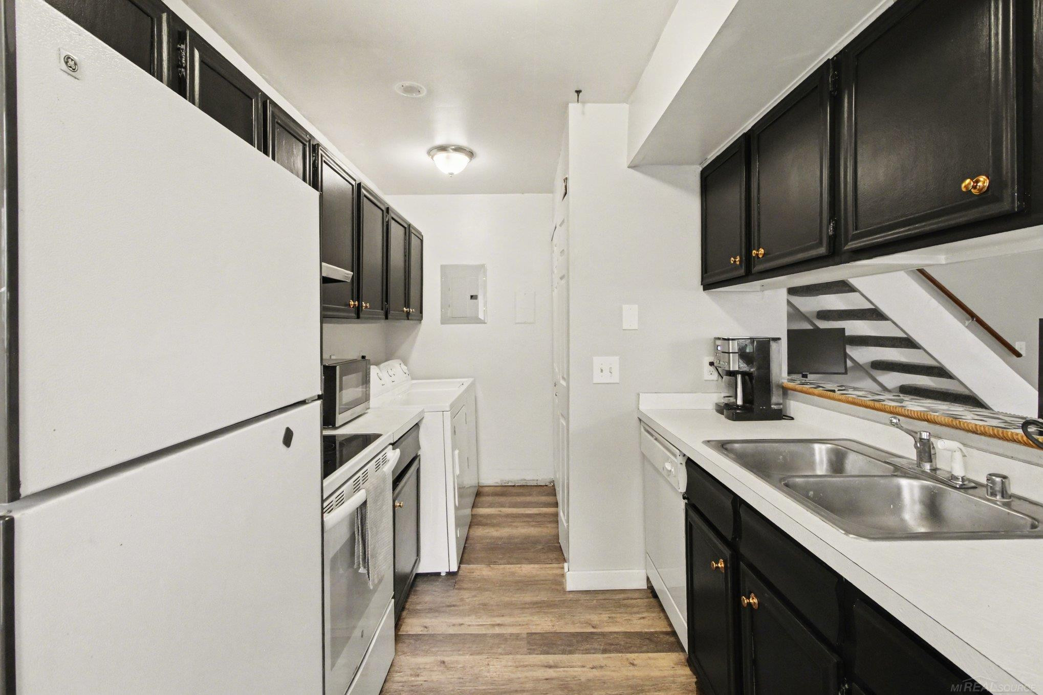 2914 Meadowbrook Ct Court, Lake Orion, MI — Photo 9