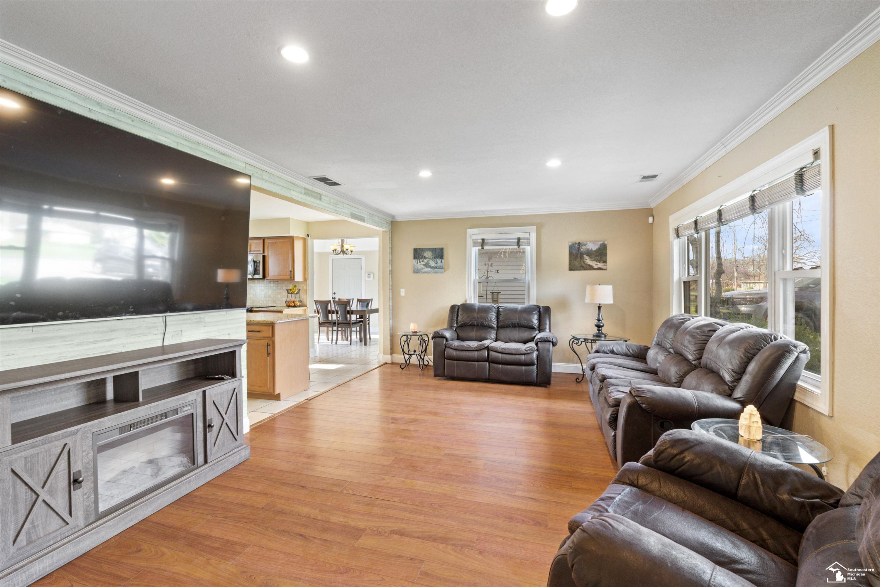9505 Secor Road, Temperance, MI 48182 — Photo 8