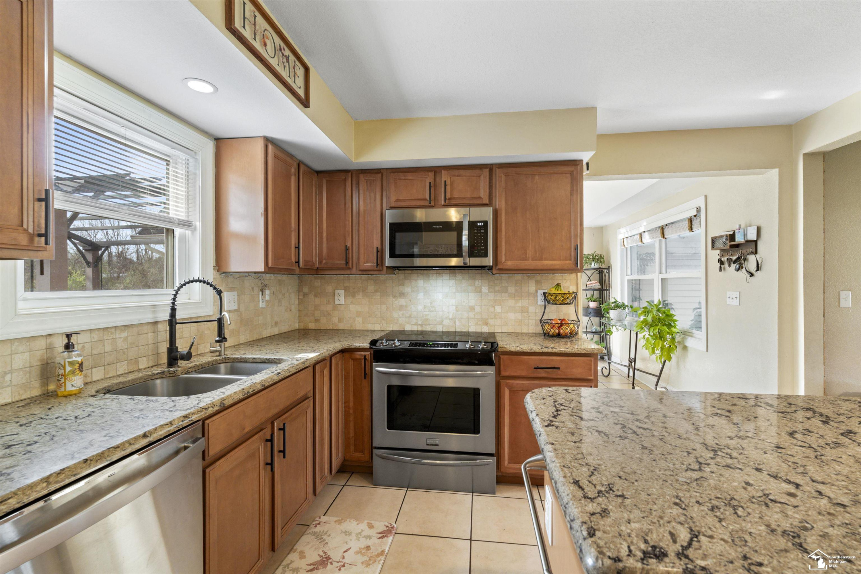 9505 Secor Road, Temperance, MI 48182 — Photo 10