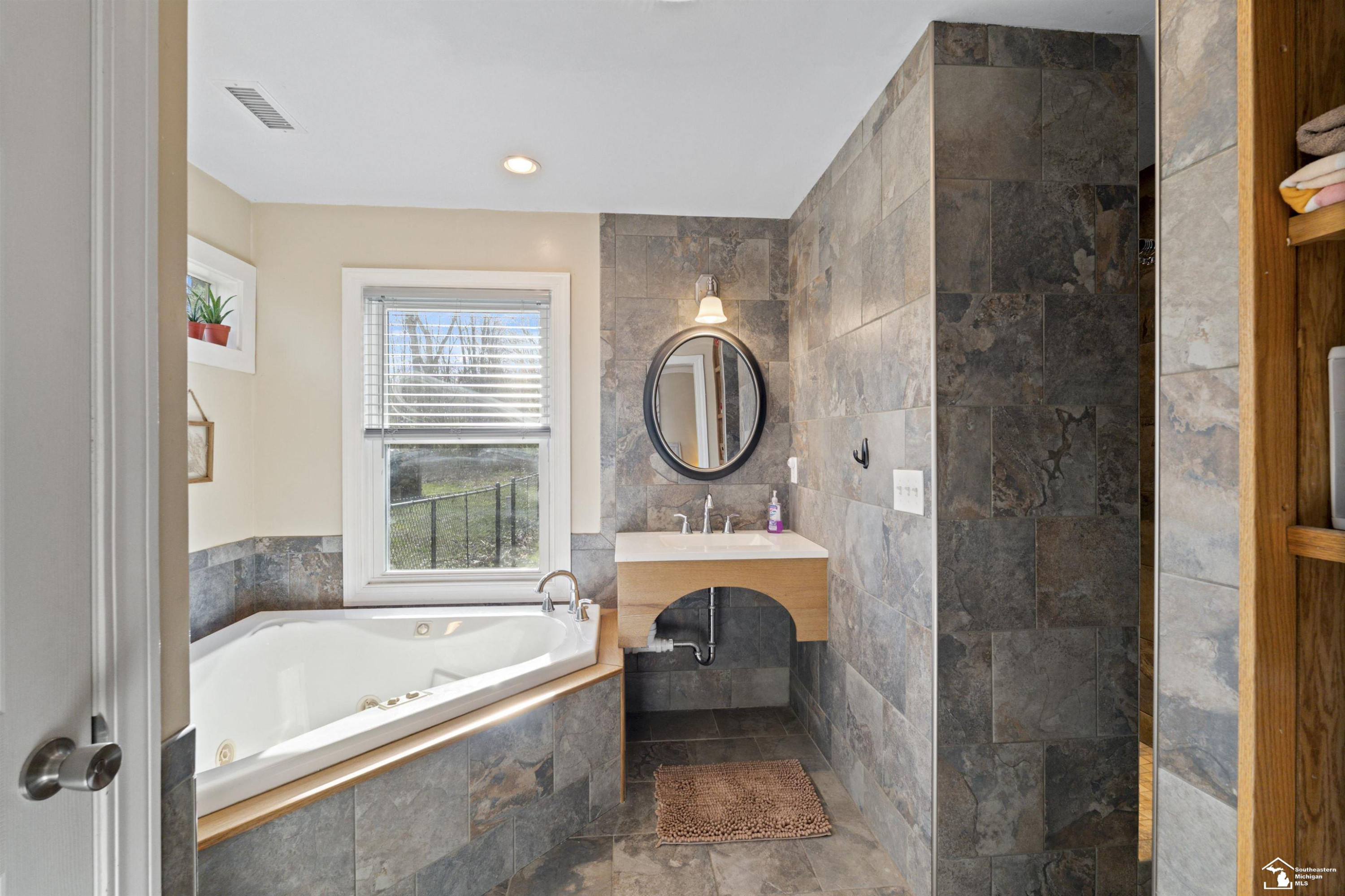 9505 Secor Road, Temperance, MI 48182 — Photo 25
