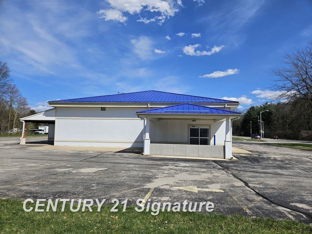 2706 N Saginaw Road, Midland, MI 48640 — Photo 3