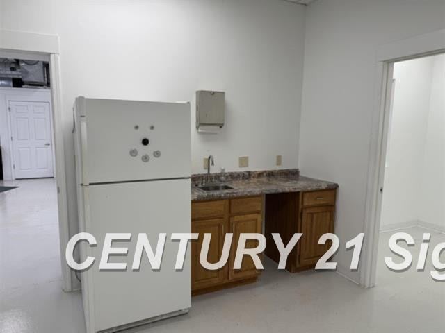 2706 N Saginaw Road, Midland, MI 48640 — Photo 23
