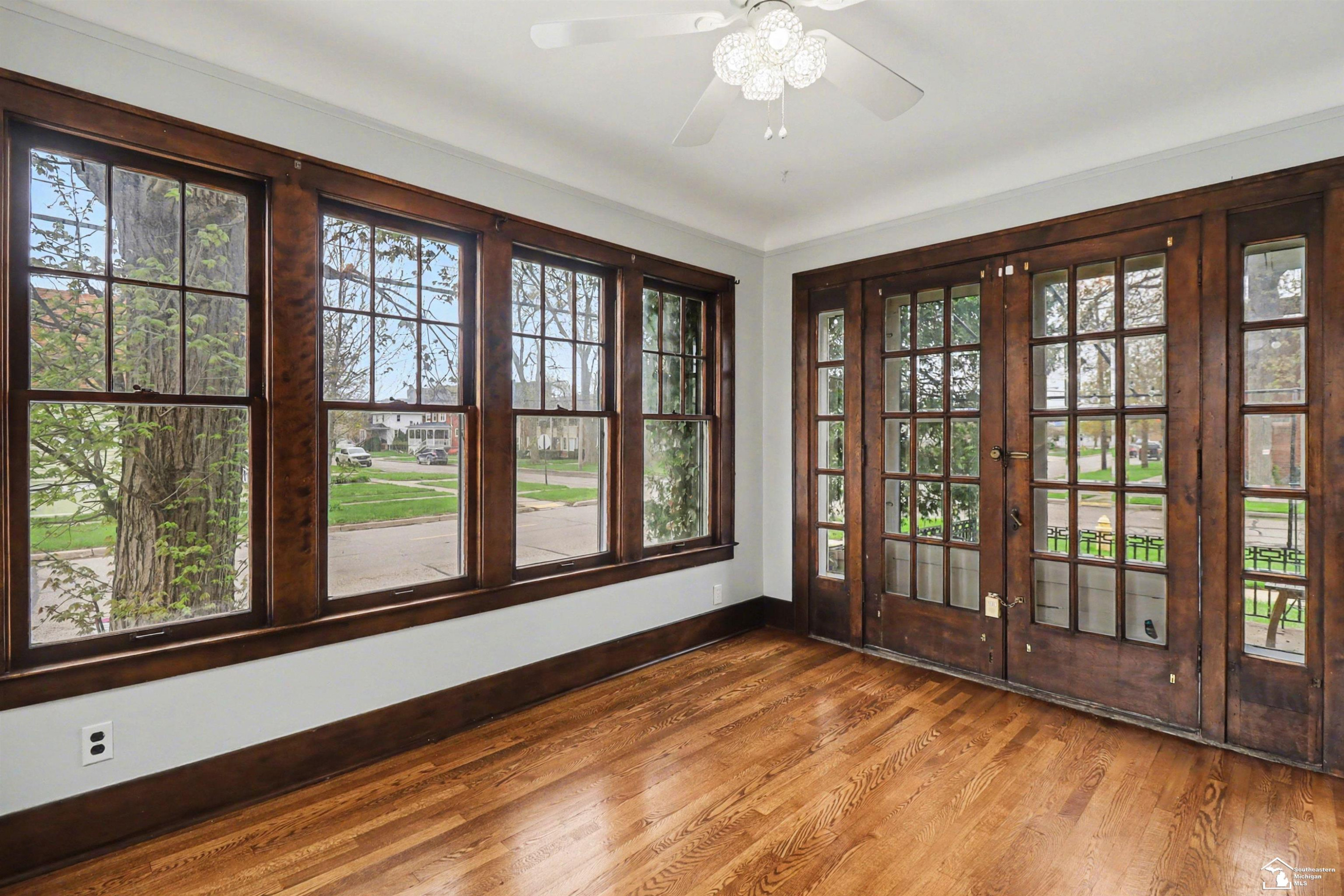 304 Chestnut Street, Wyandotte, MI 48192 — Photo 8