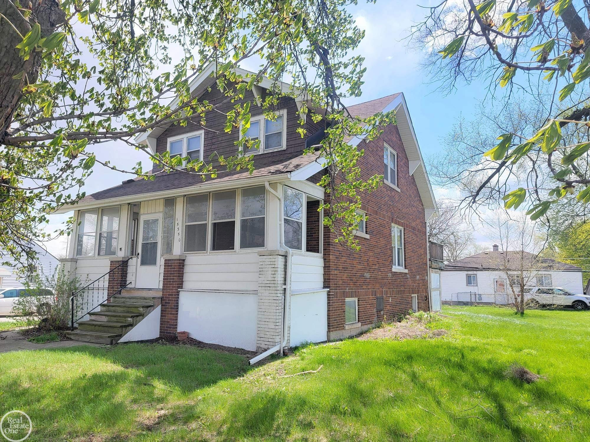15350 E 10 Mile Road, Eastpointe, MI 48021 — front exterior