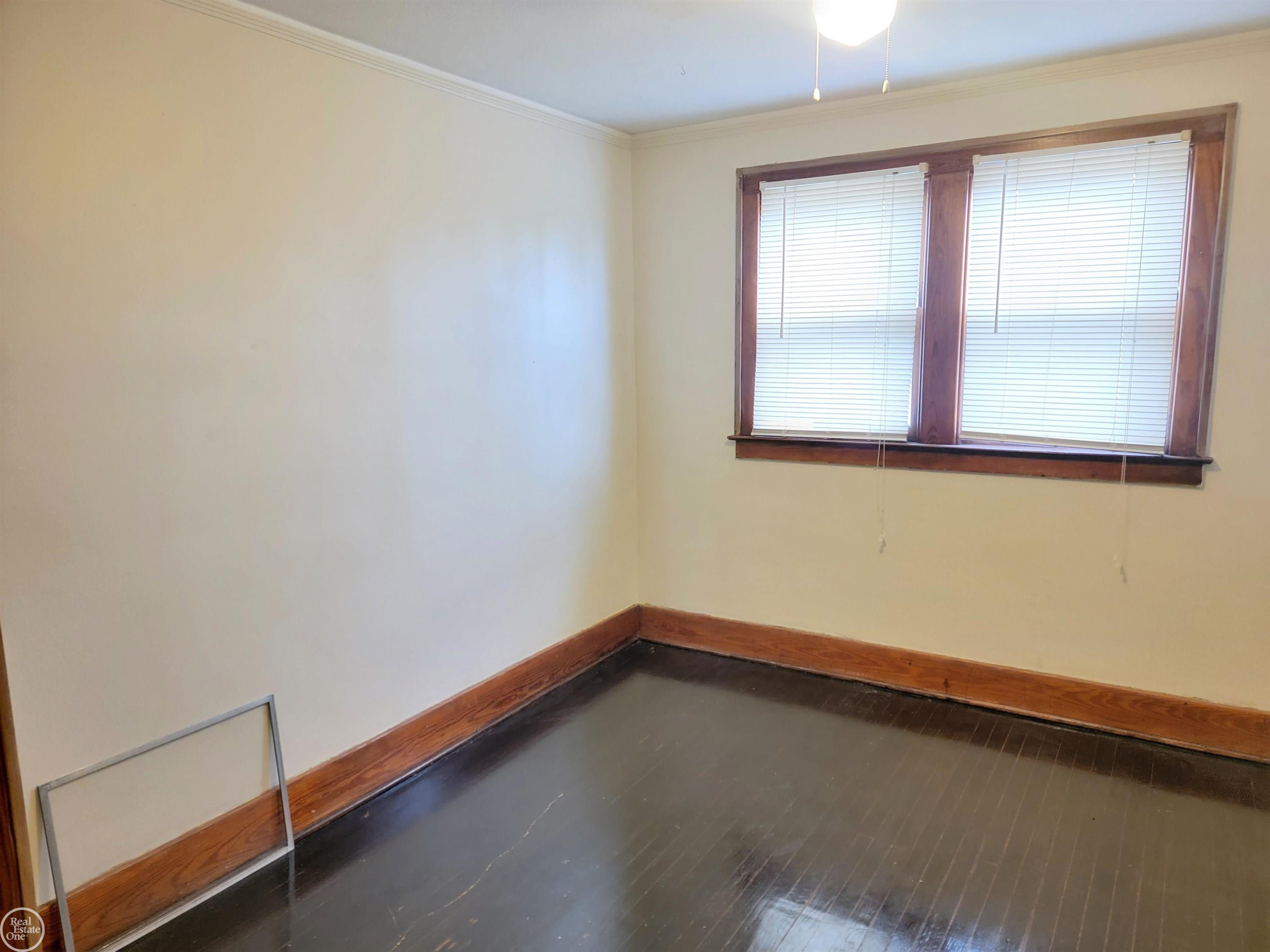 15350 E 10 Mile Road, Eastpointe, MI 48021 — Photo 17