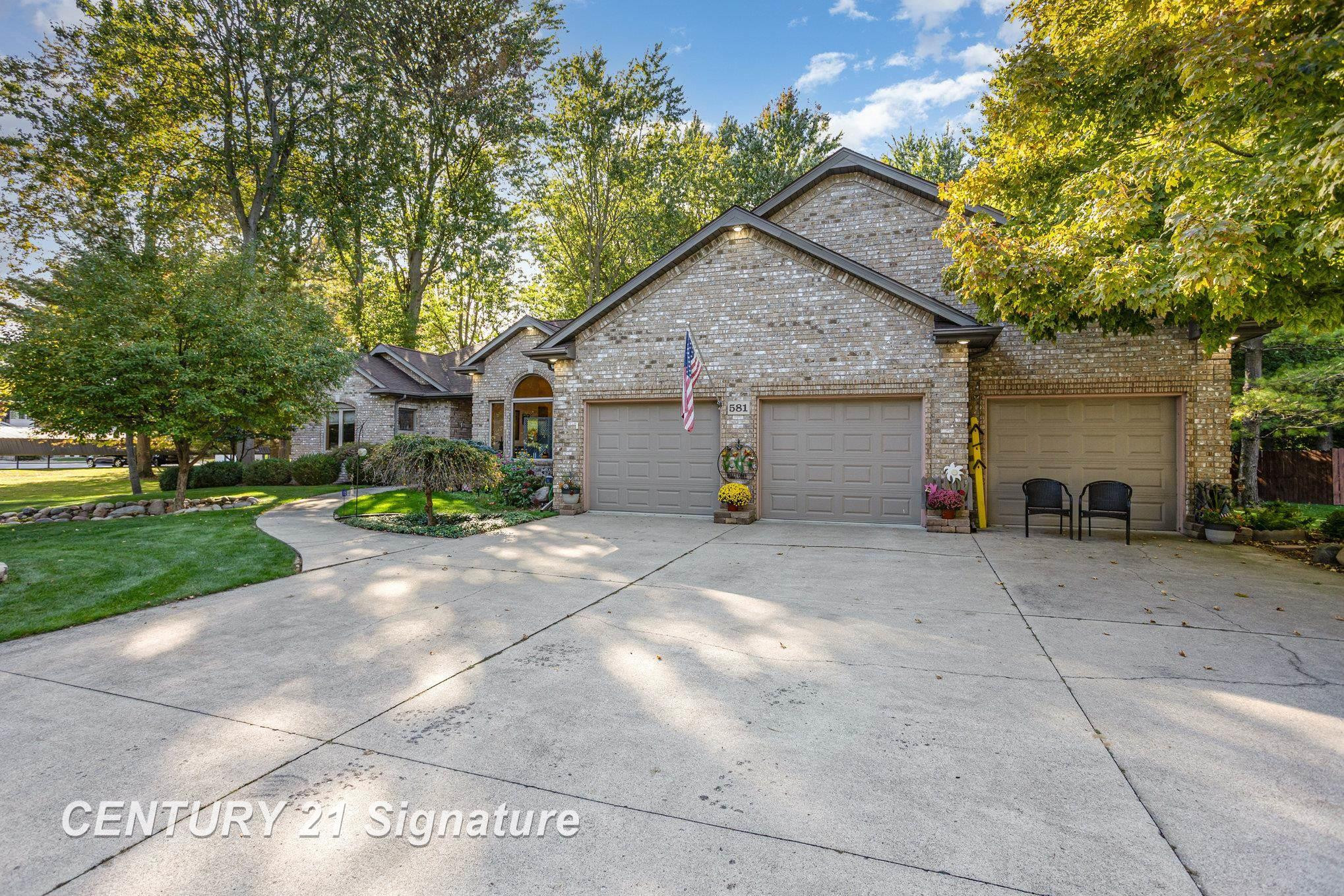 581 Timberwood Lane, Saginaw, MI 48609 — Photo 2