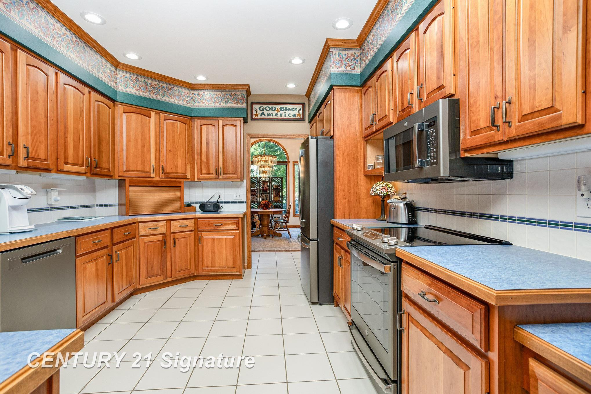 581 Timberwood Lane, Saginaw, MI 48609 — Photo 8