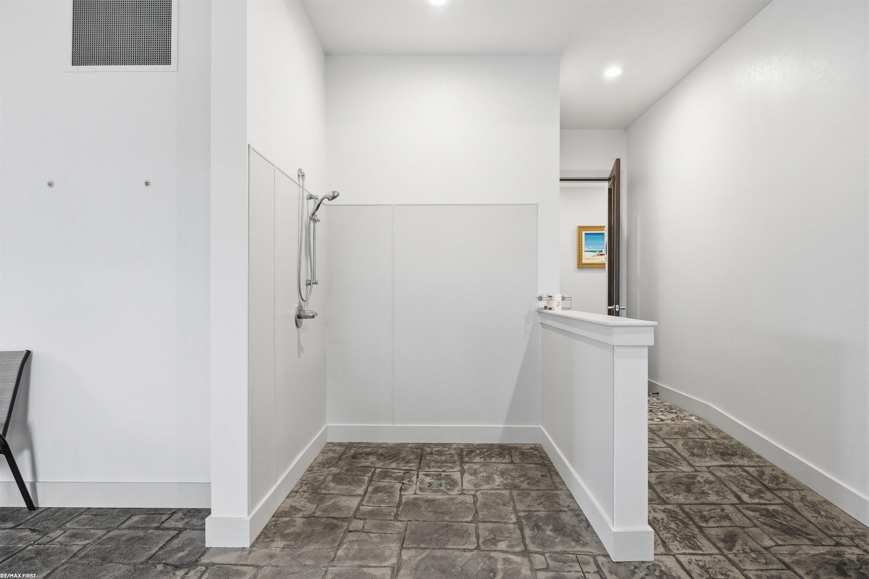 4376 Lancaster Drive, Clarkston, MI 48348 — Photo 17