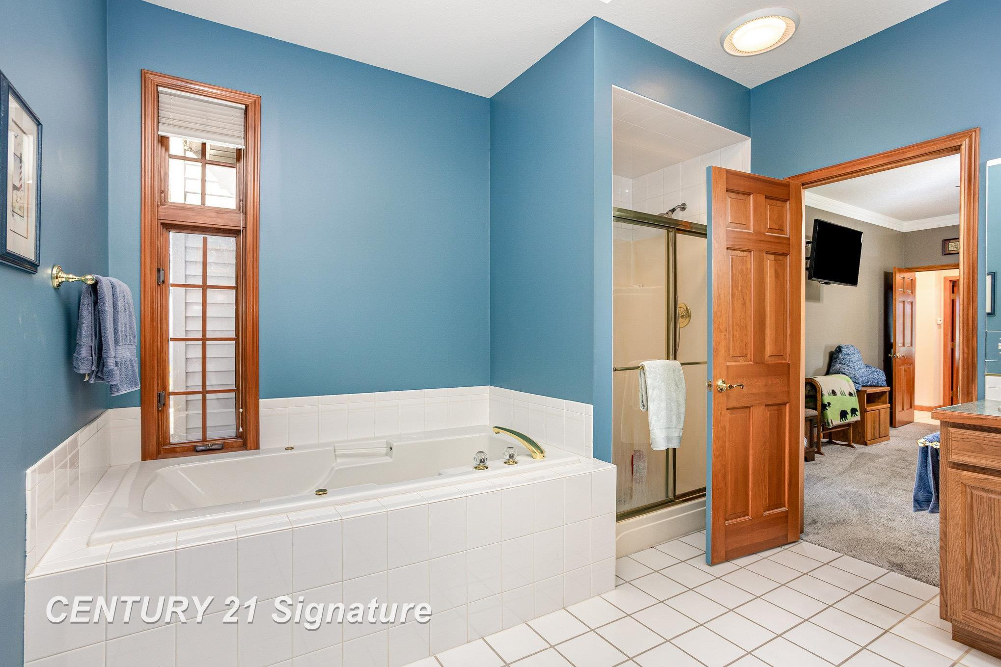 581 Timberwood Lane, Saginaw, MI 48609 — Photo 14