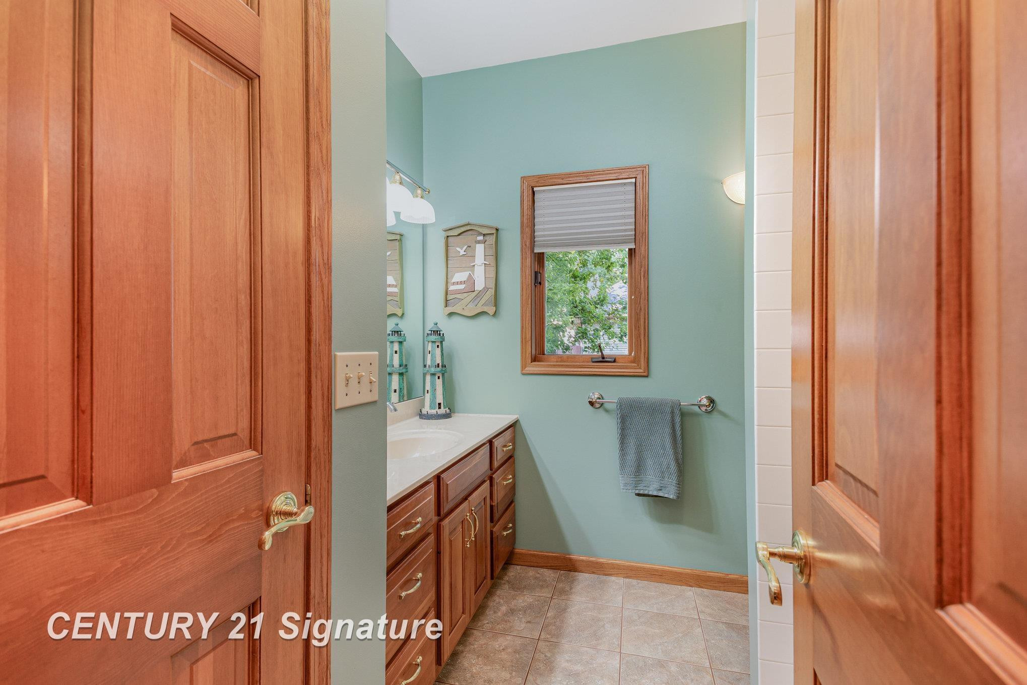 581 Timberwood Lane, Saginaw, MI 48609 — Photo 16