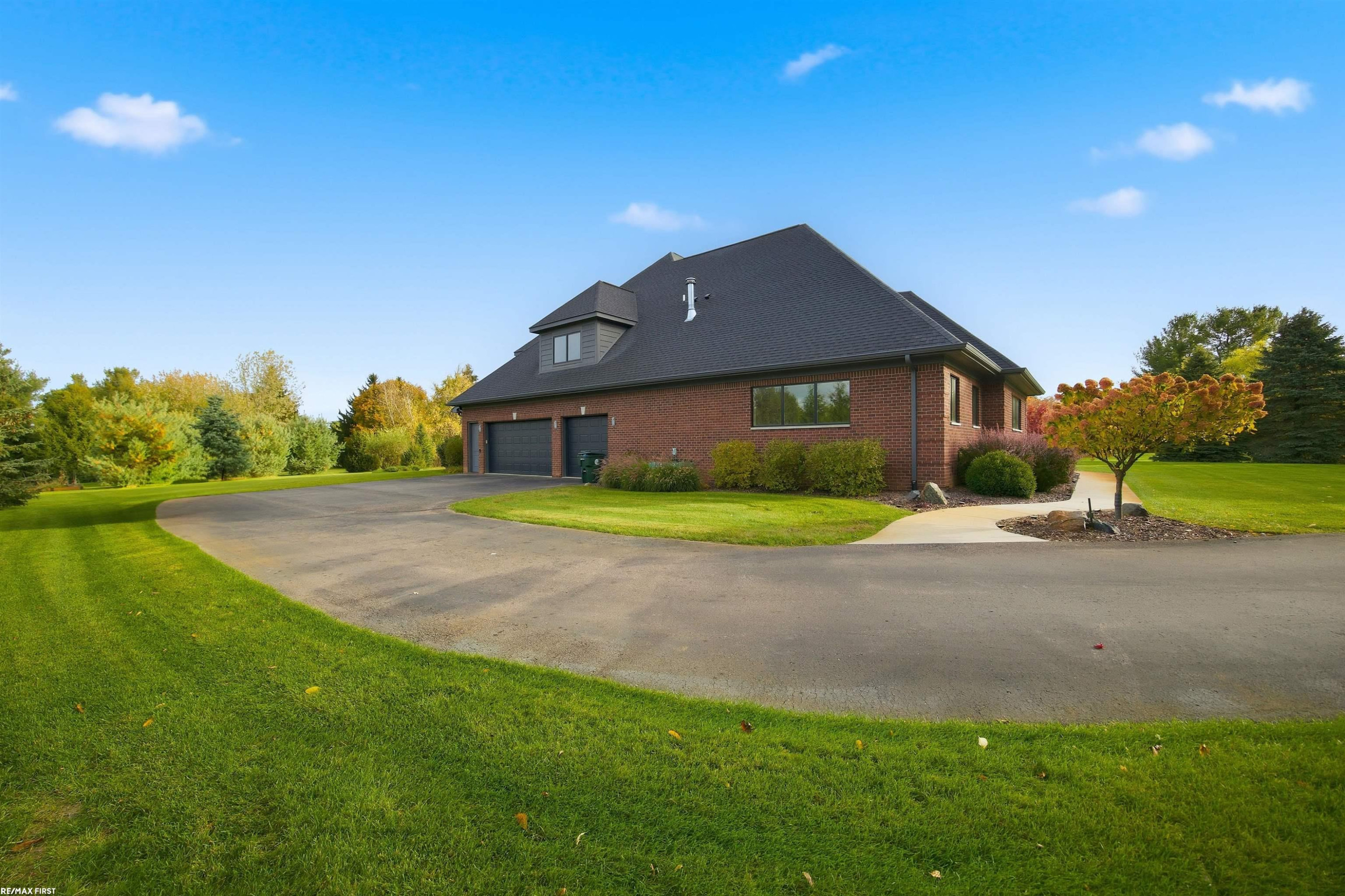 4376 Lancaster Drive, Clarkston, MI 48348 — Photo 72