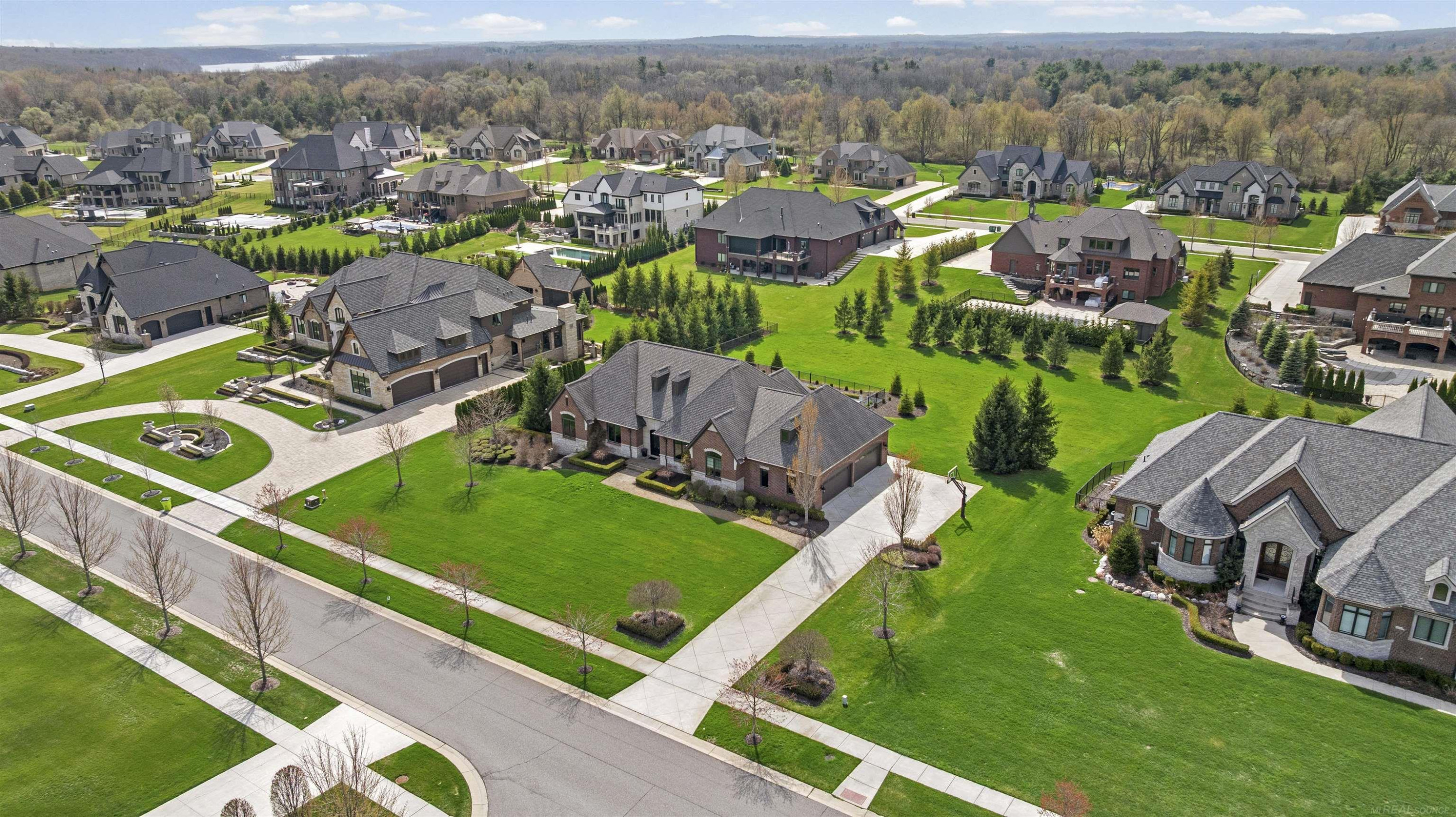 61657 Cotswold Drive, MI — Photo 18