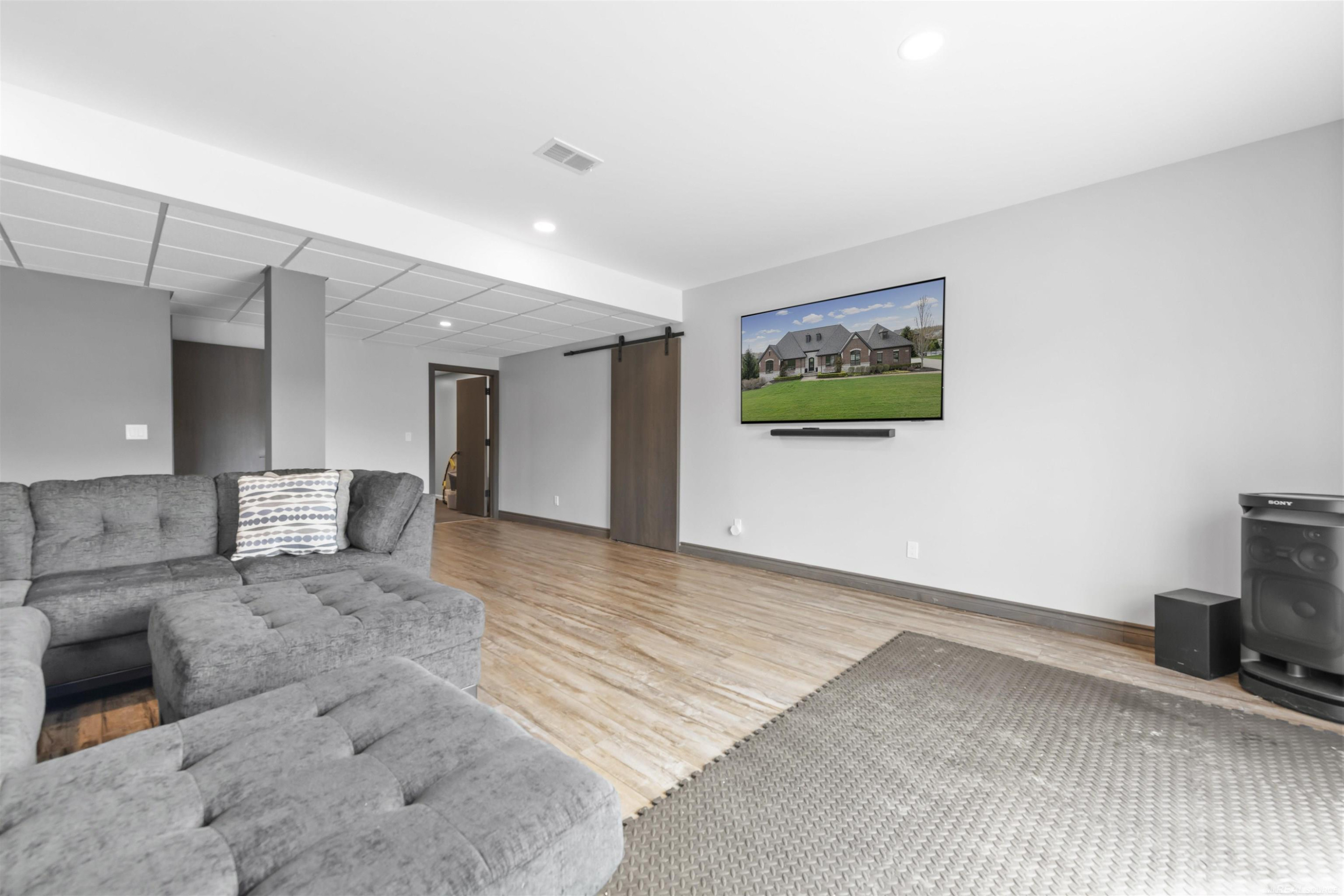 61657 Cotswold Drive, MI — Photo 52
