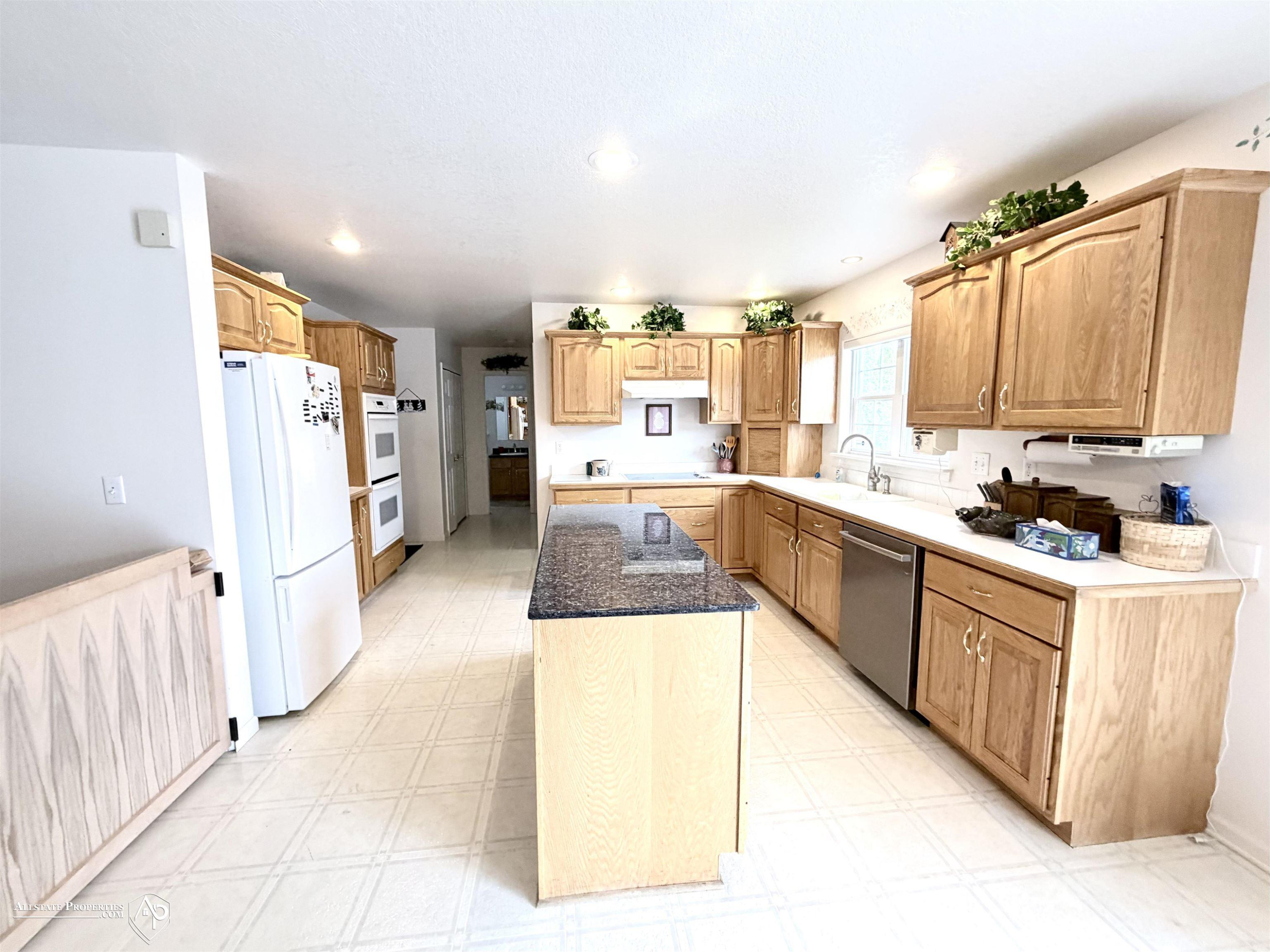 300 Carriage Way, Davison, MI 48423 — Photo 5