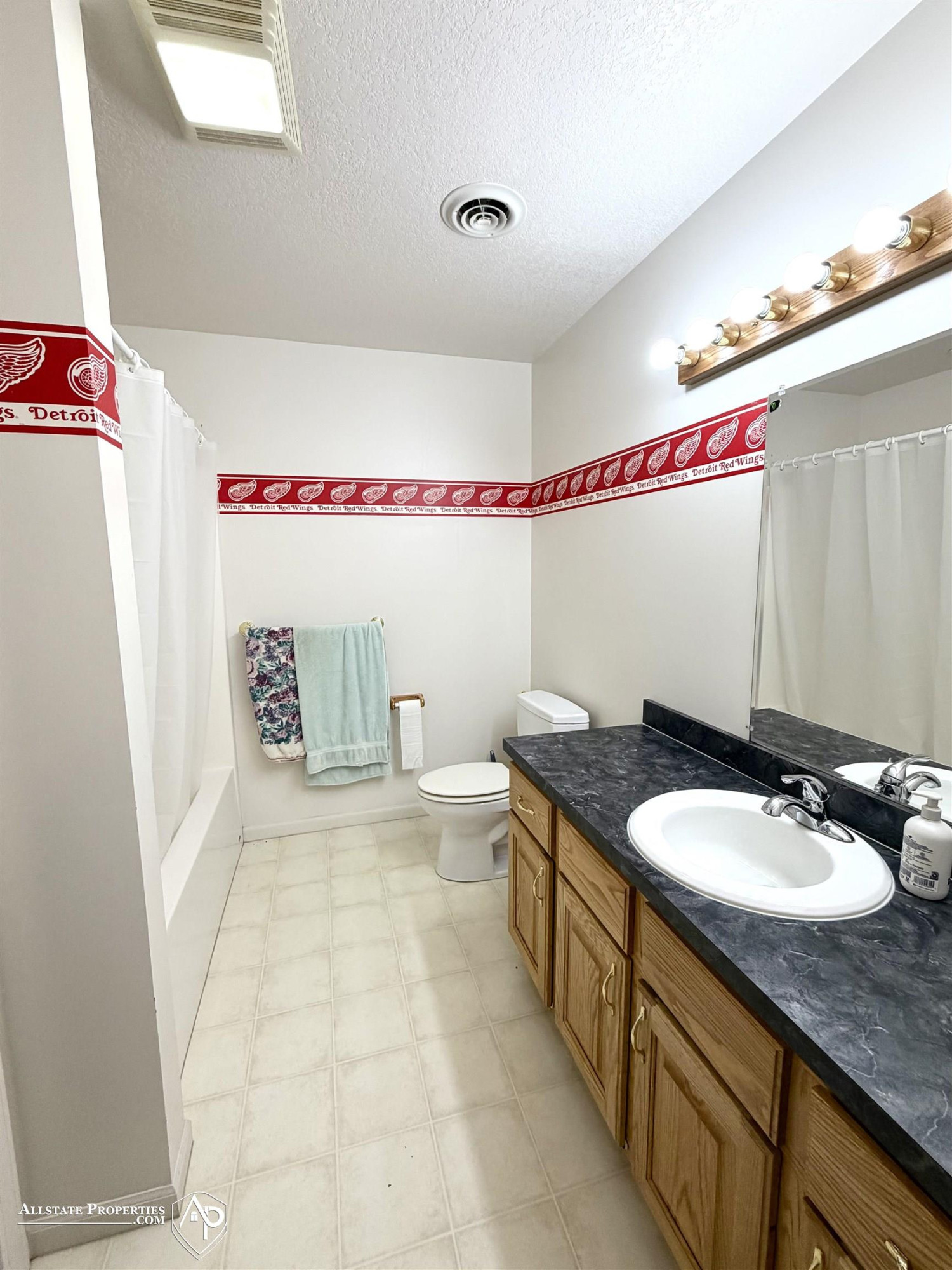 300 Carriage Way, Davison, MI 48423 — Photo 25