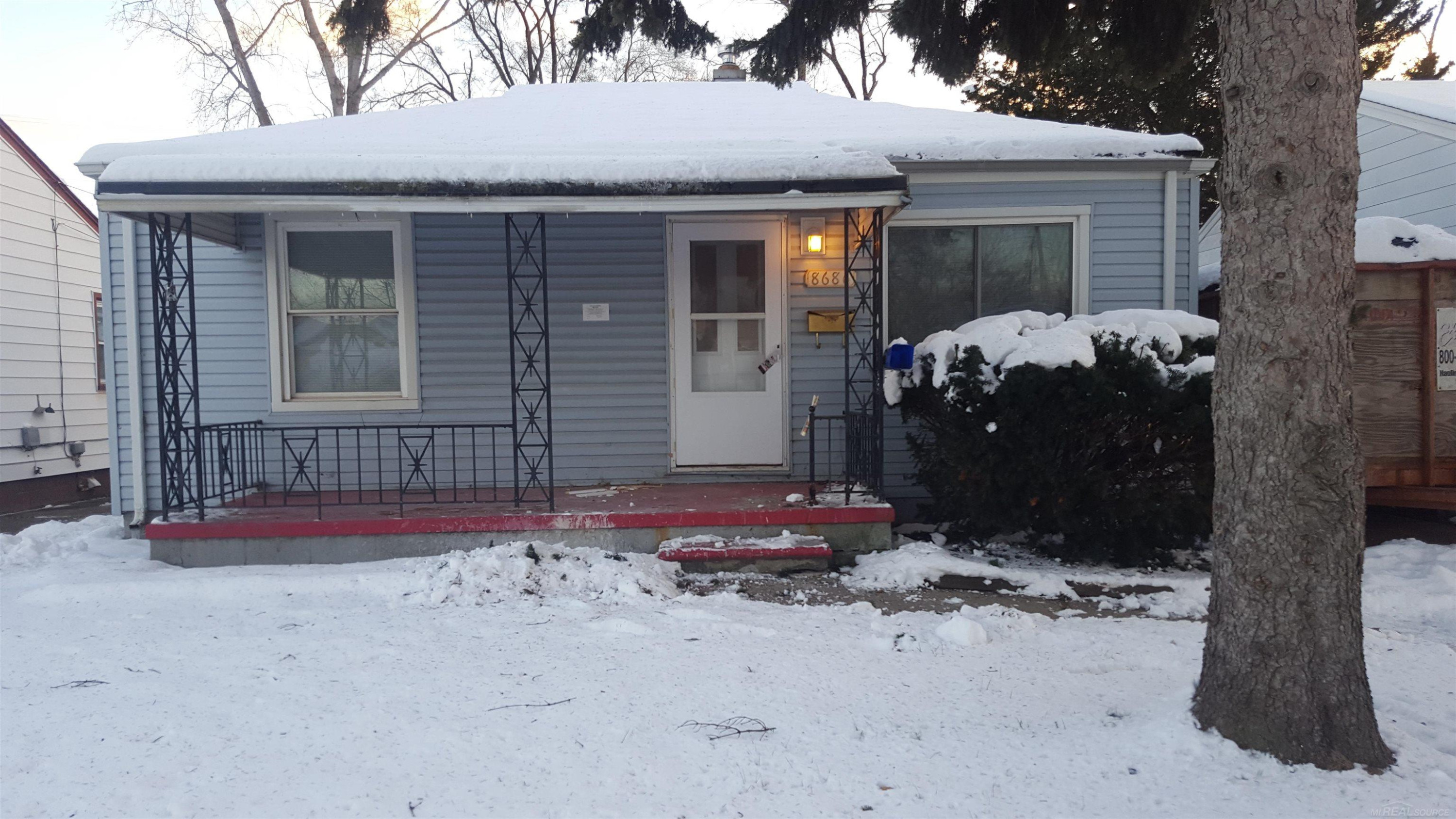 8686 Ford Avenue, Warren, MI 48089 — front exterior