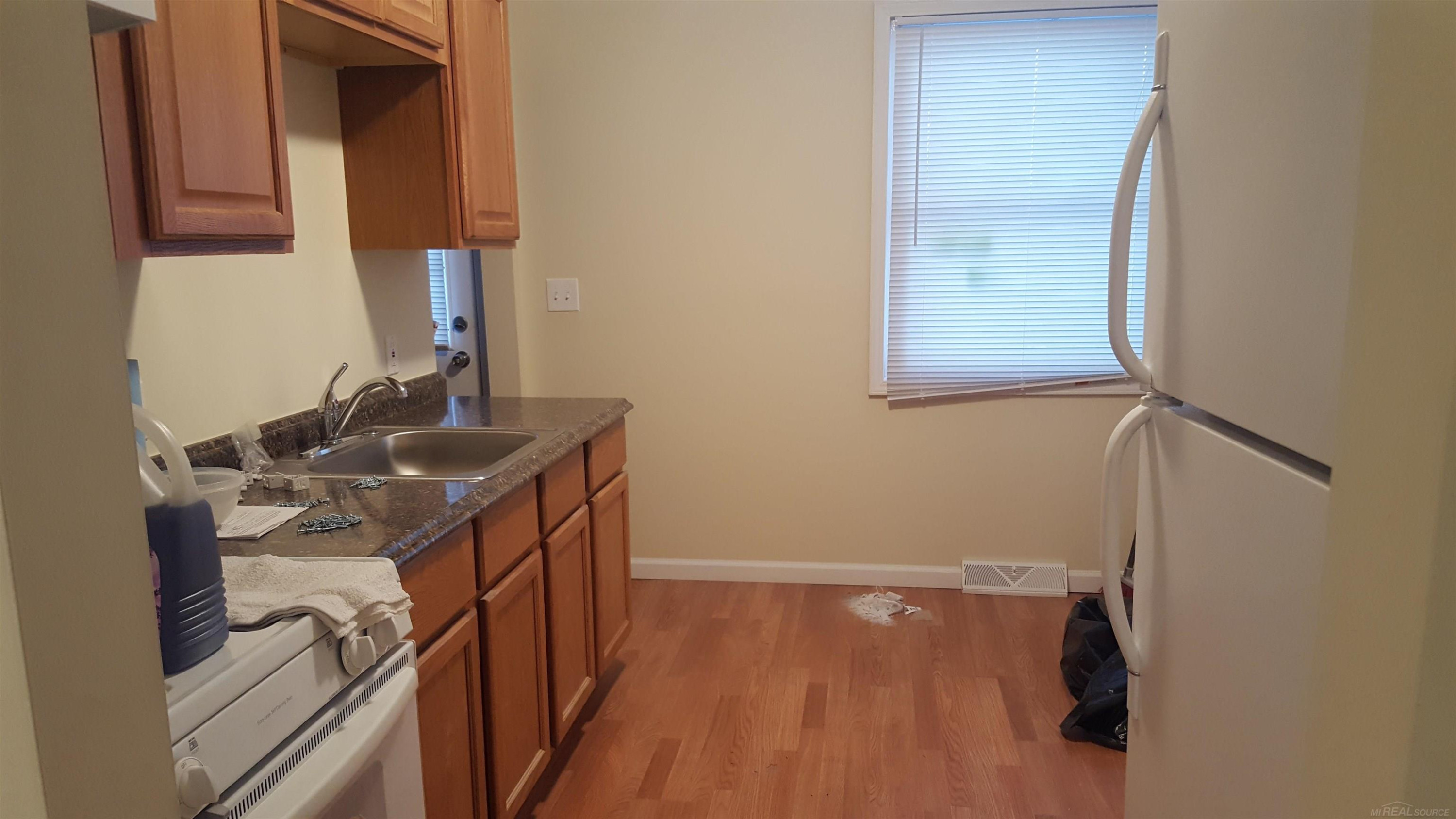 8686 Ford Avenue, Warren, MI 48089 — Photo 9