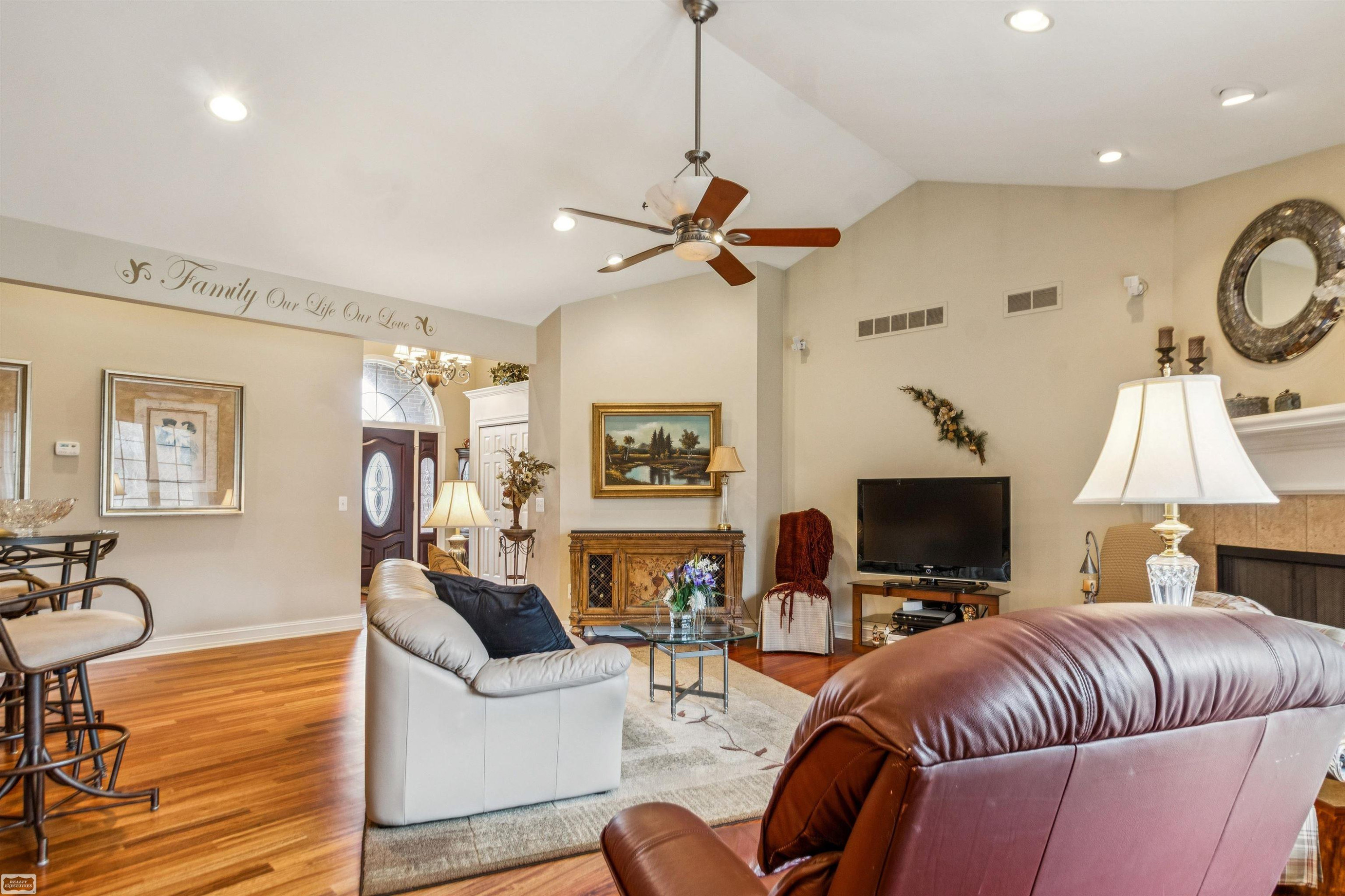 54361 PINE Street, New Baltimore, MI 48047 — Photo 6