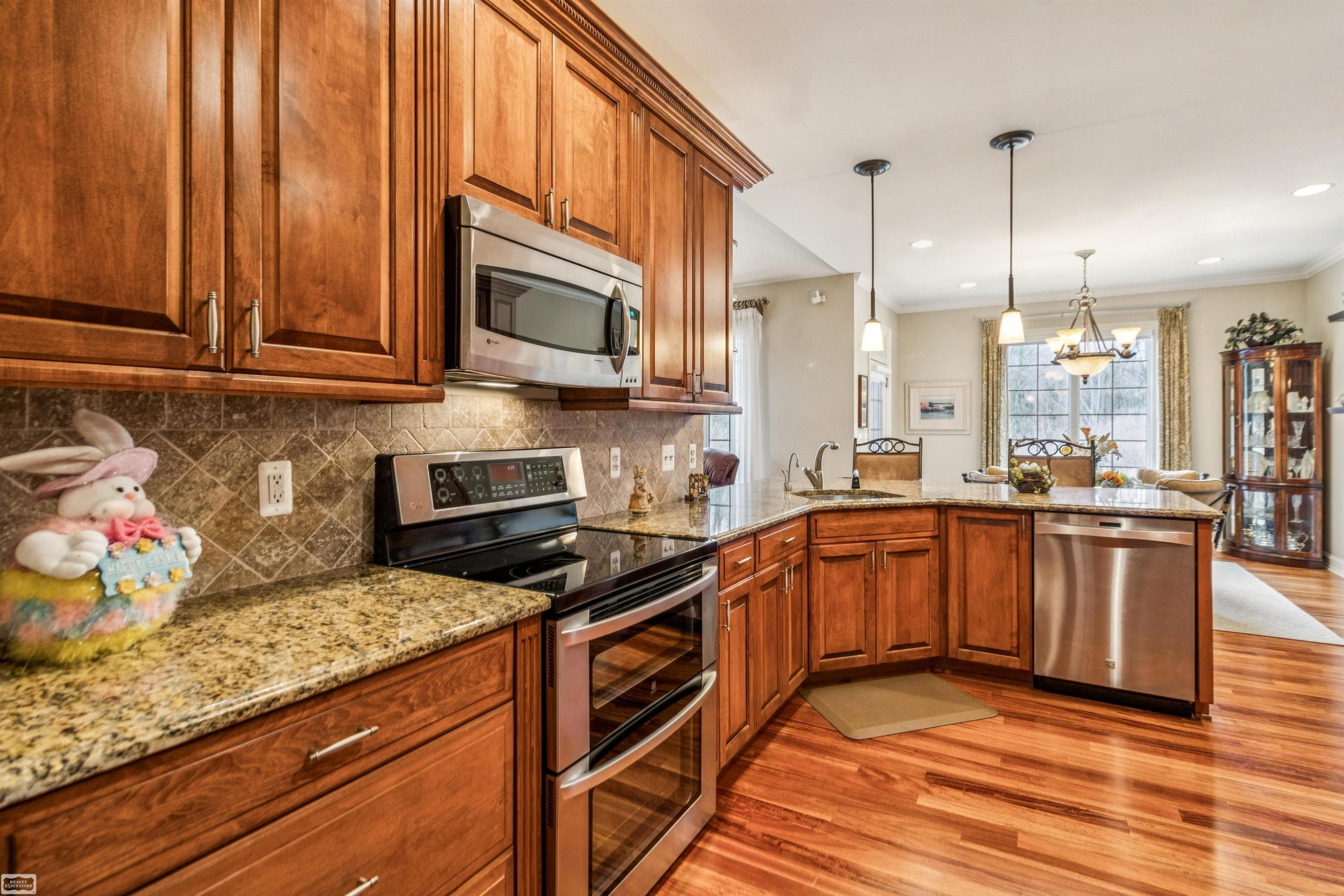 54361 PINE Street, New Baltimore, MI 48047 — Photo 10