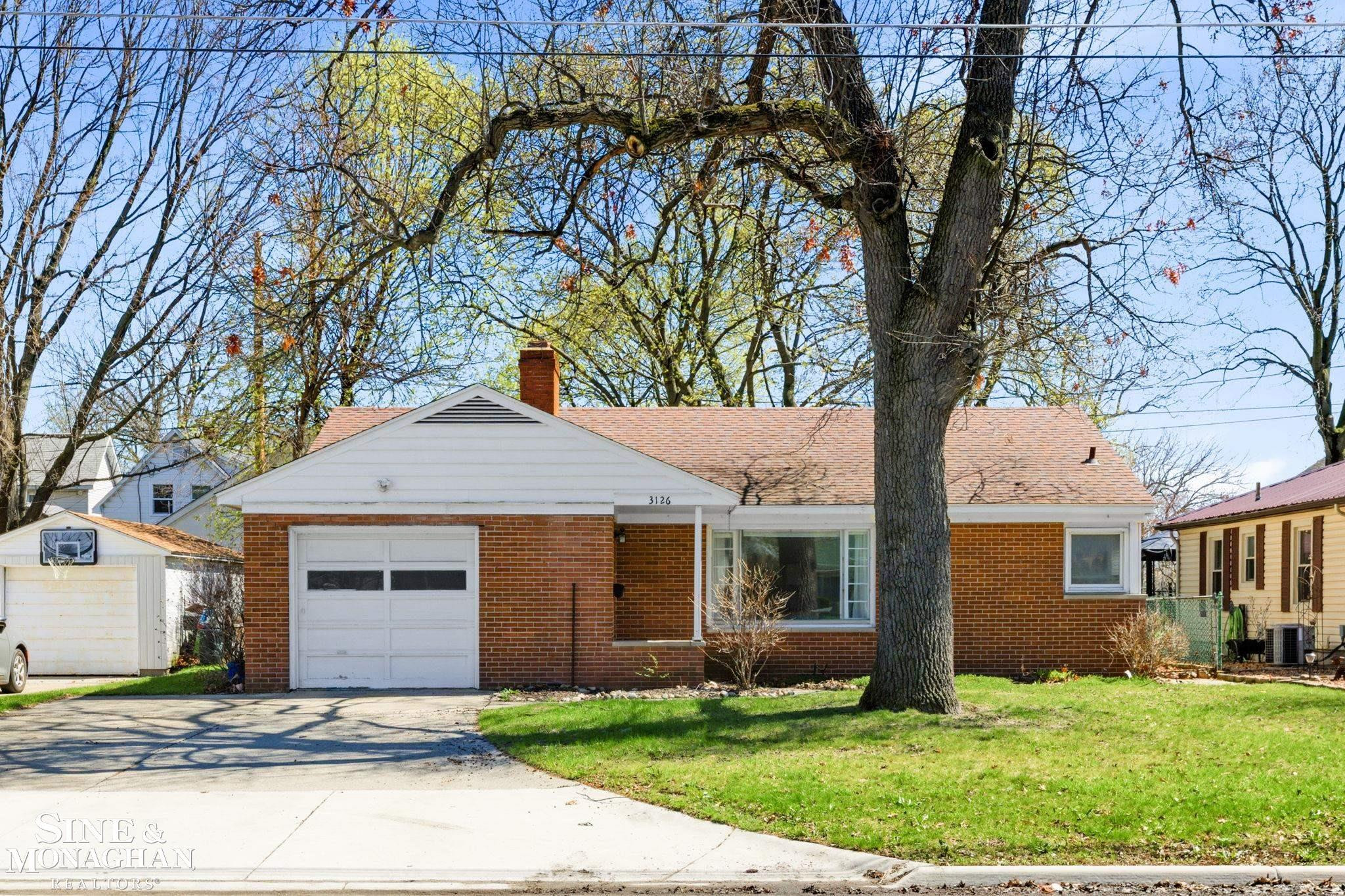 3126 Gratiot Avenue, Port Huron, MI 48060 — front exterior