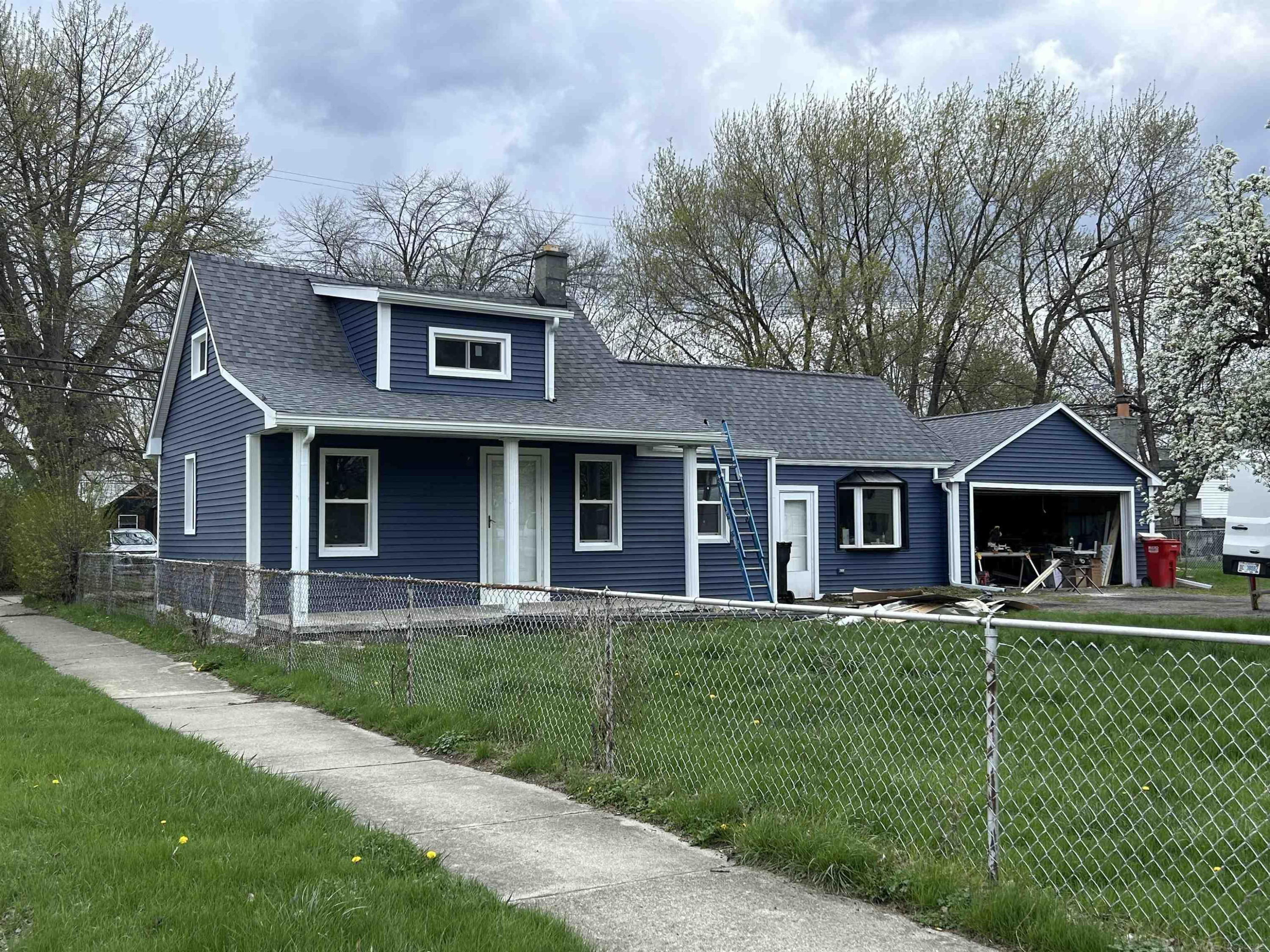 1215 Corporate Drive, Adrian, MI, 49221