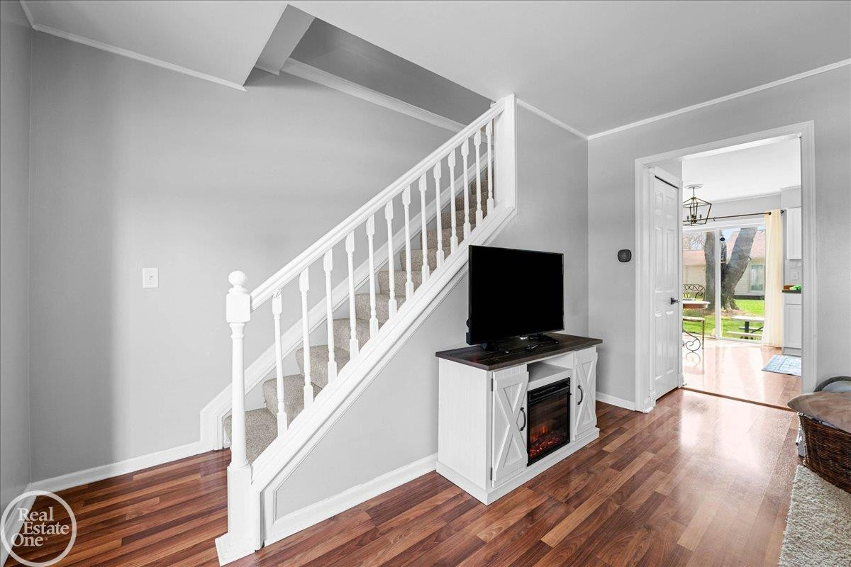 28070 Coleridge Street, MI — Photo 3