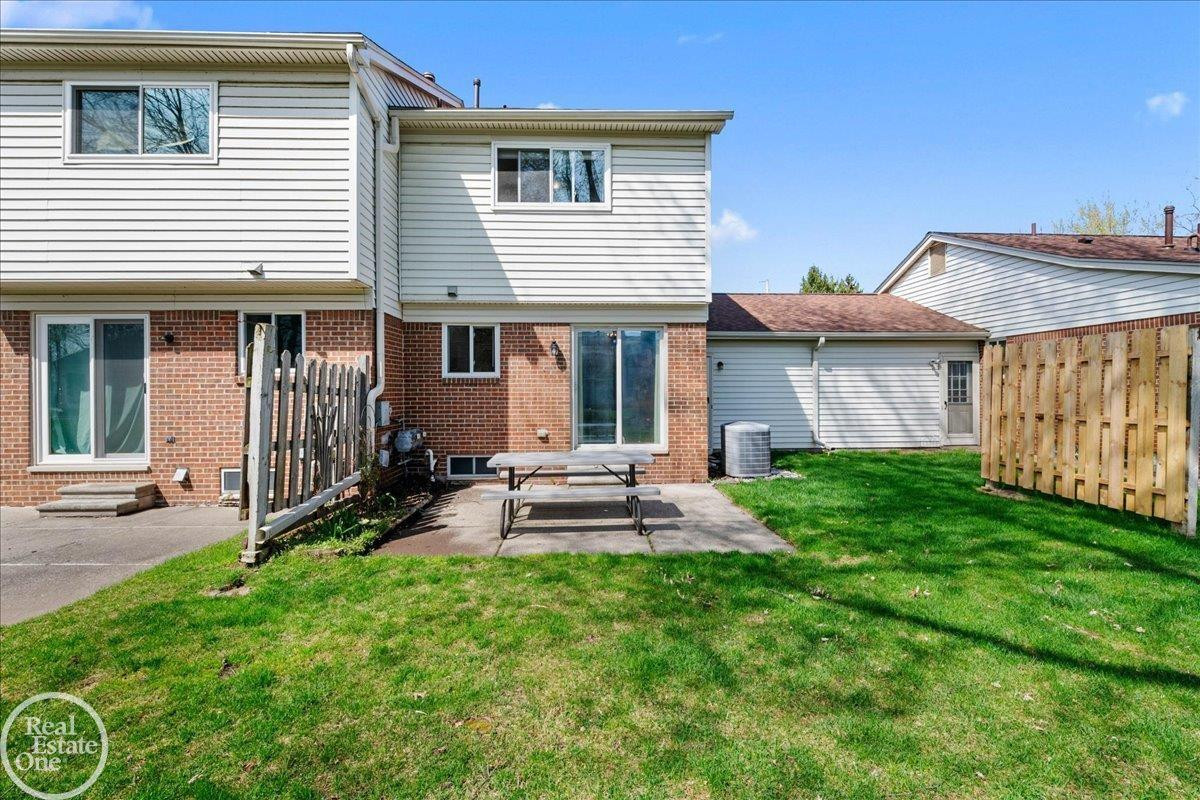 28070 Coleridge Street, MI — Photo 24