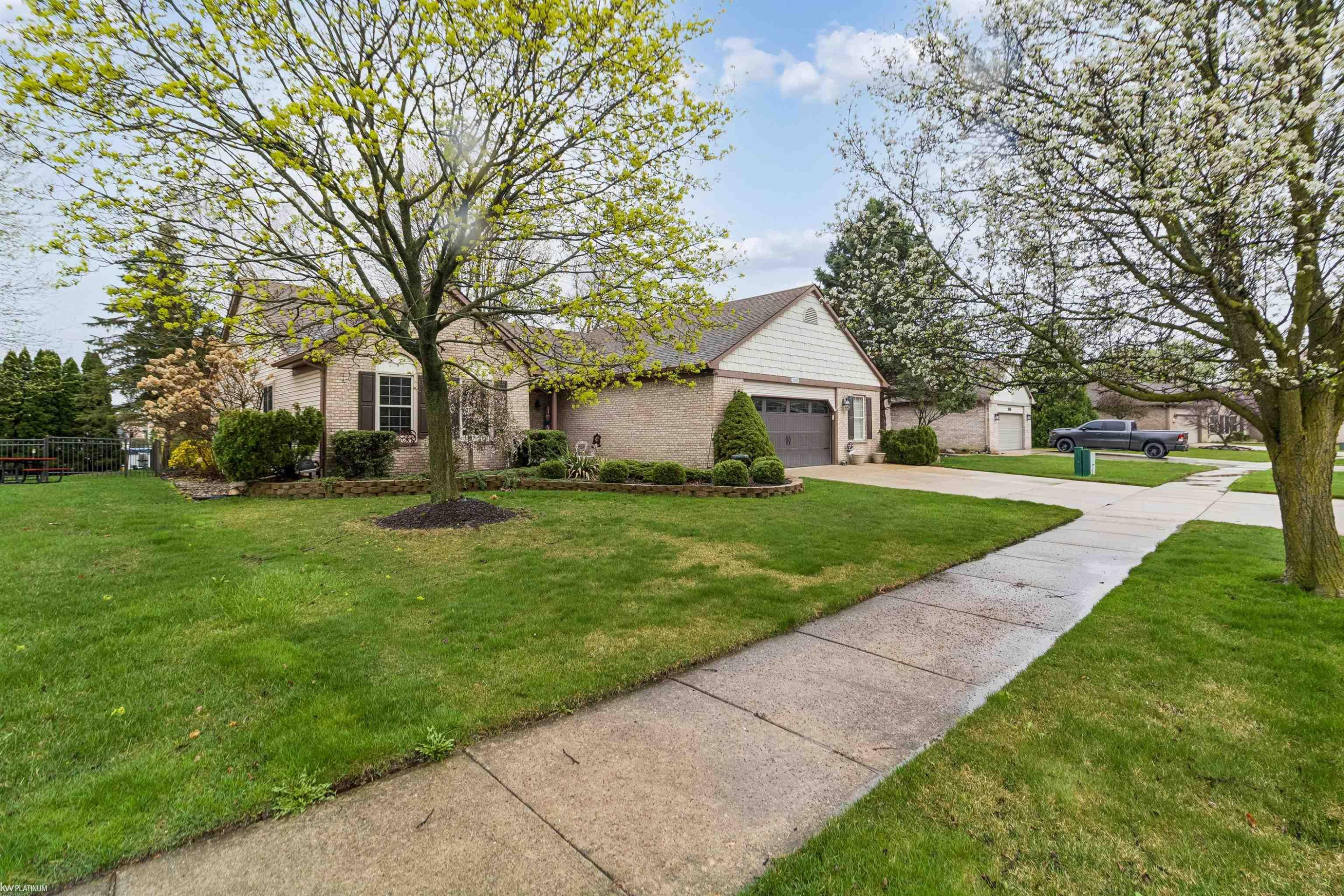 22480 Clearwater Drive, Macomb, MI 48044 — Photo 32