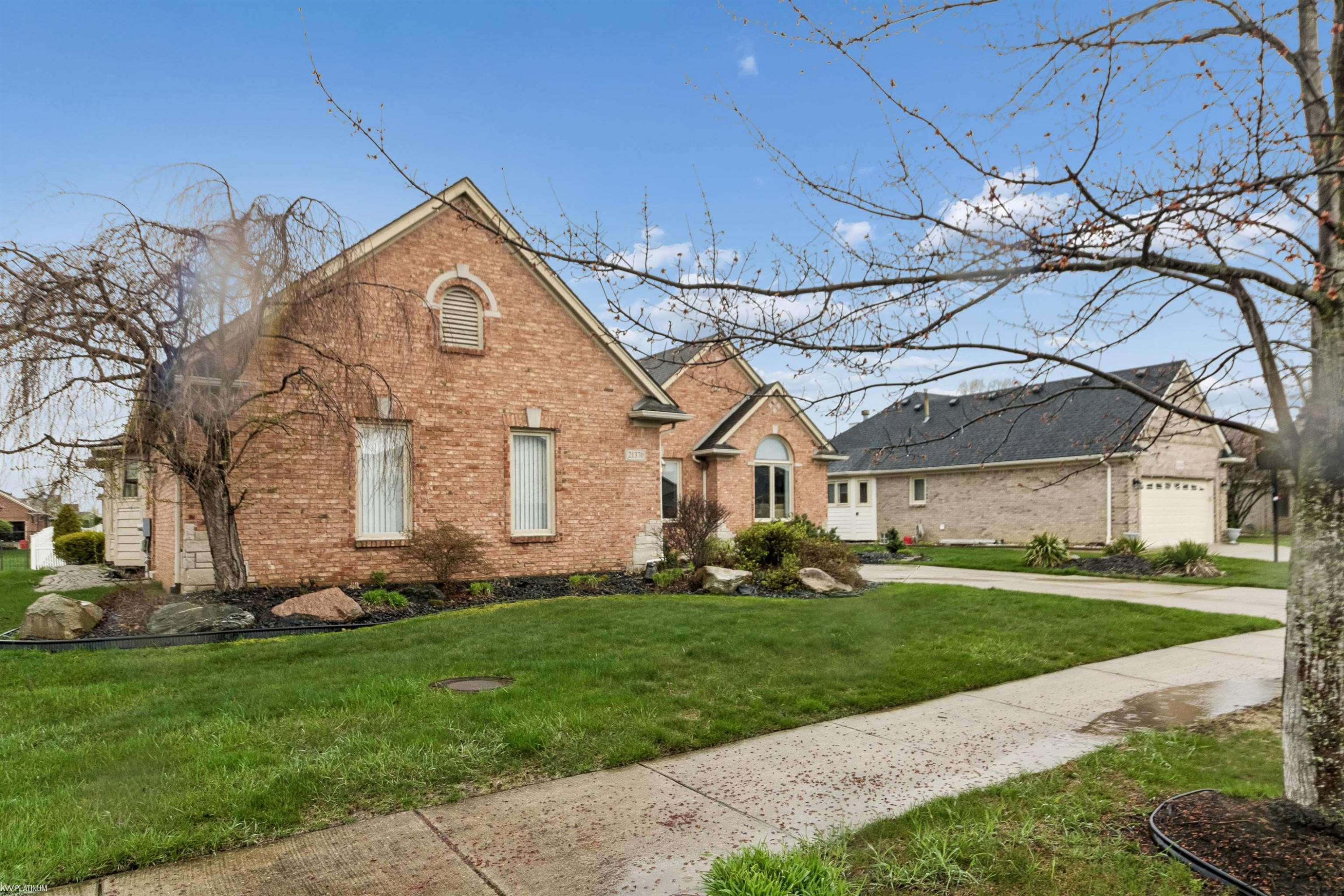 21370 Sabrina Drive, MI 48044 — Photo 32