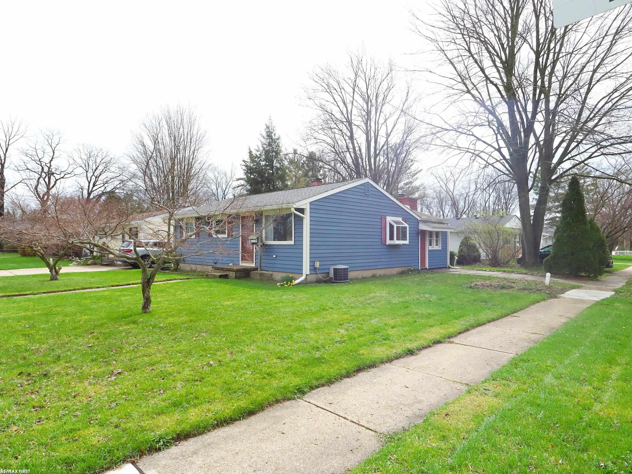 270 Ewell Street, MI 48065 — Photo 3