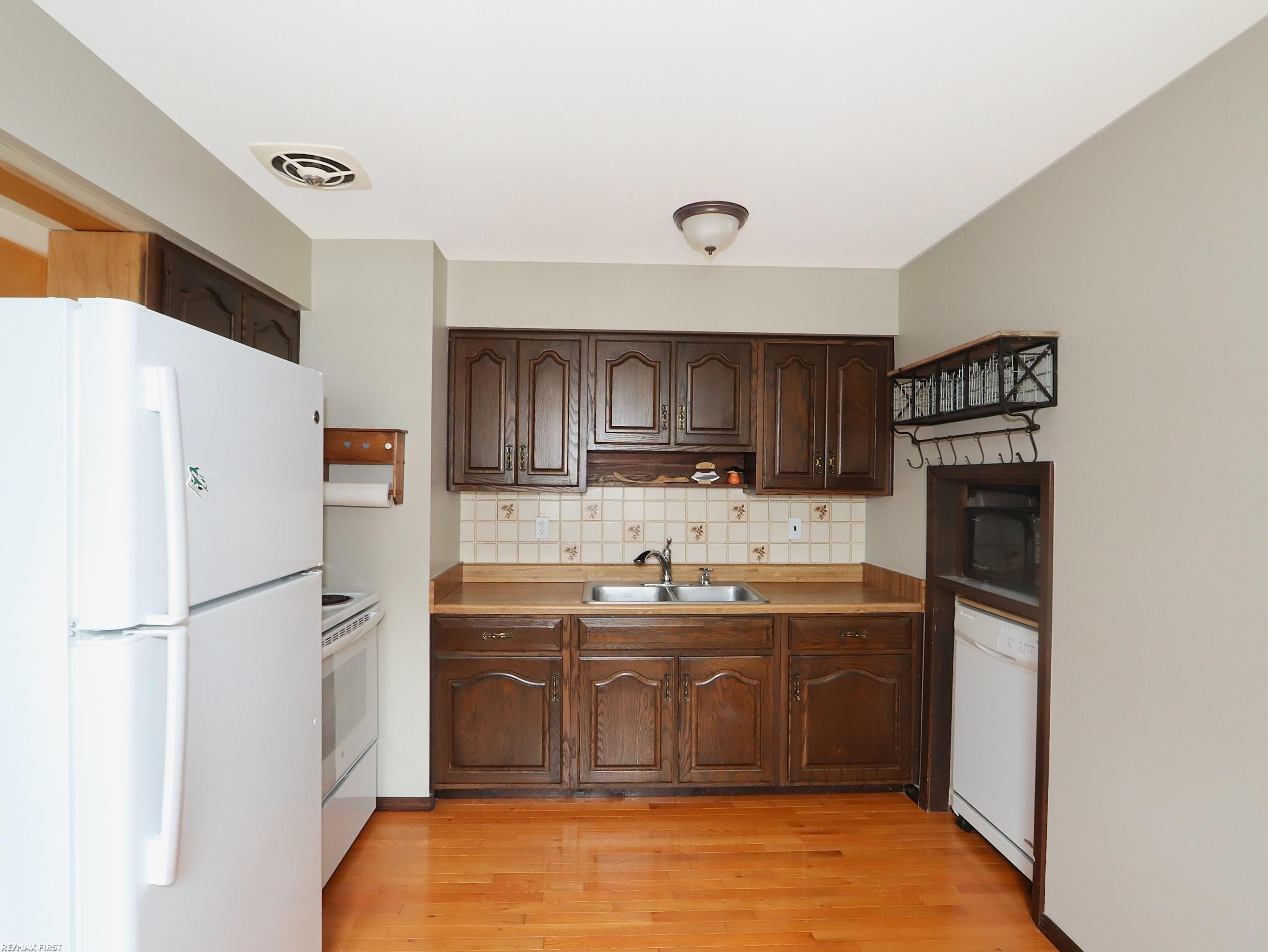 270 Ewell Street, MI 48065 — Photo 13