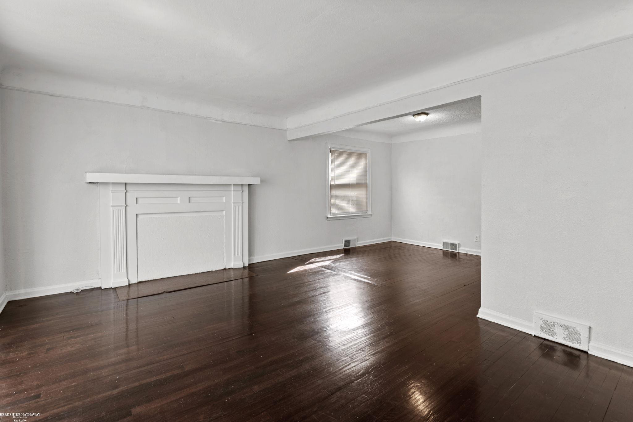 17583 Huntington Road, Detroit, MI 48219 — Photo 5