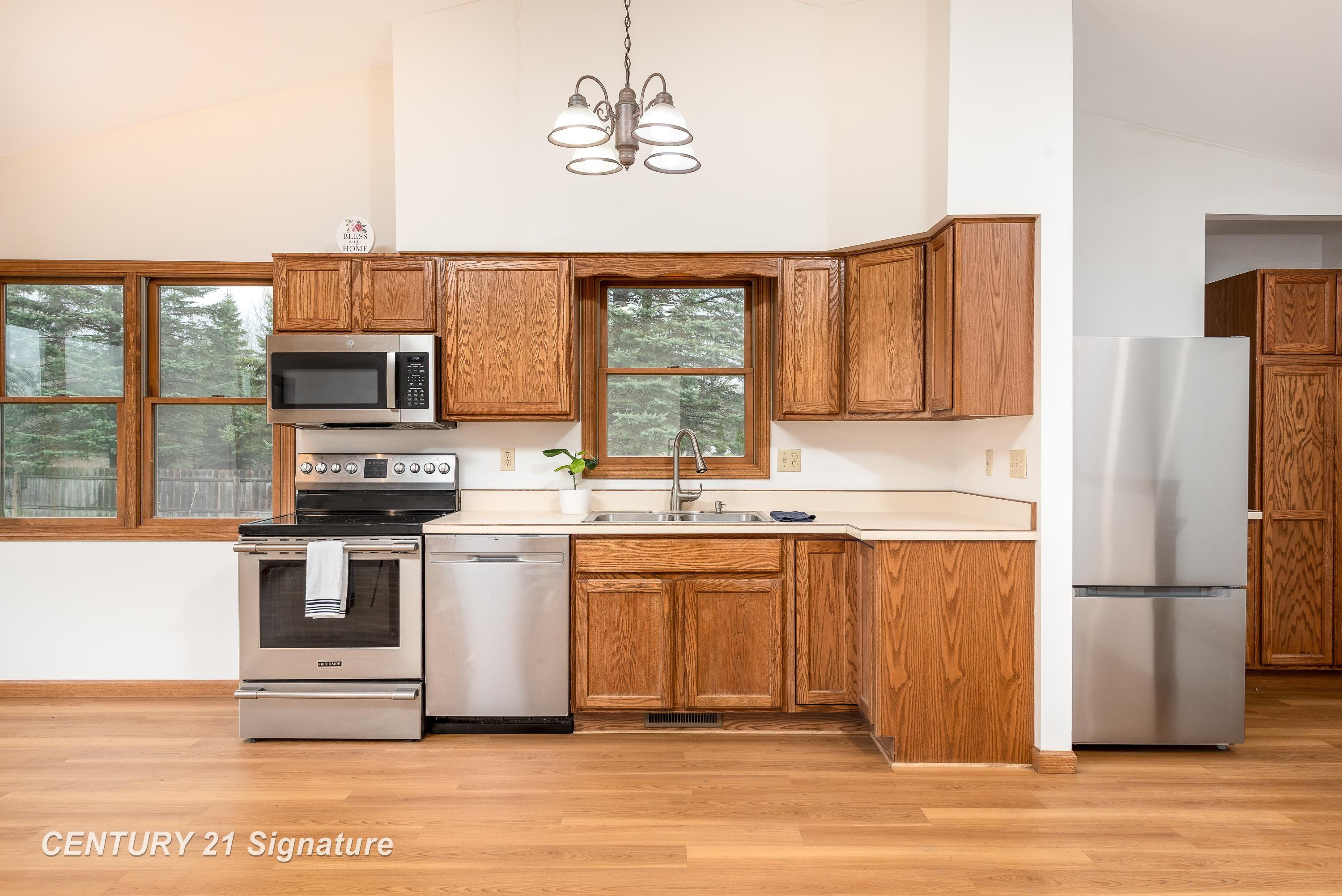 5501 N River Road, Freeland, MI 48623 — Photo 8
