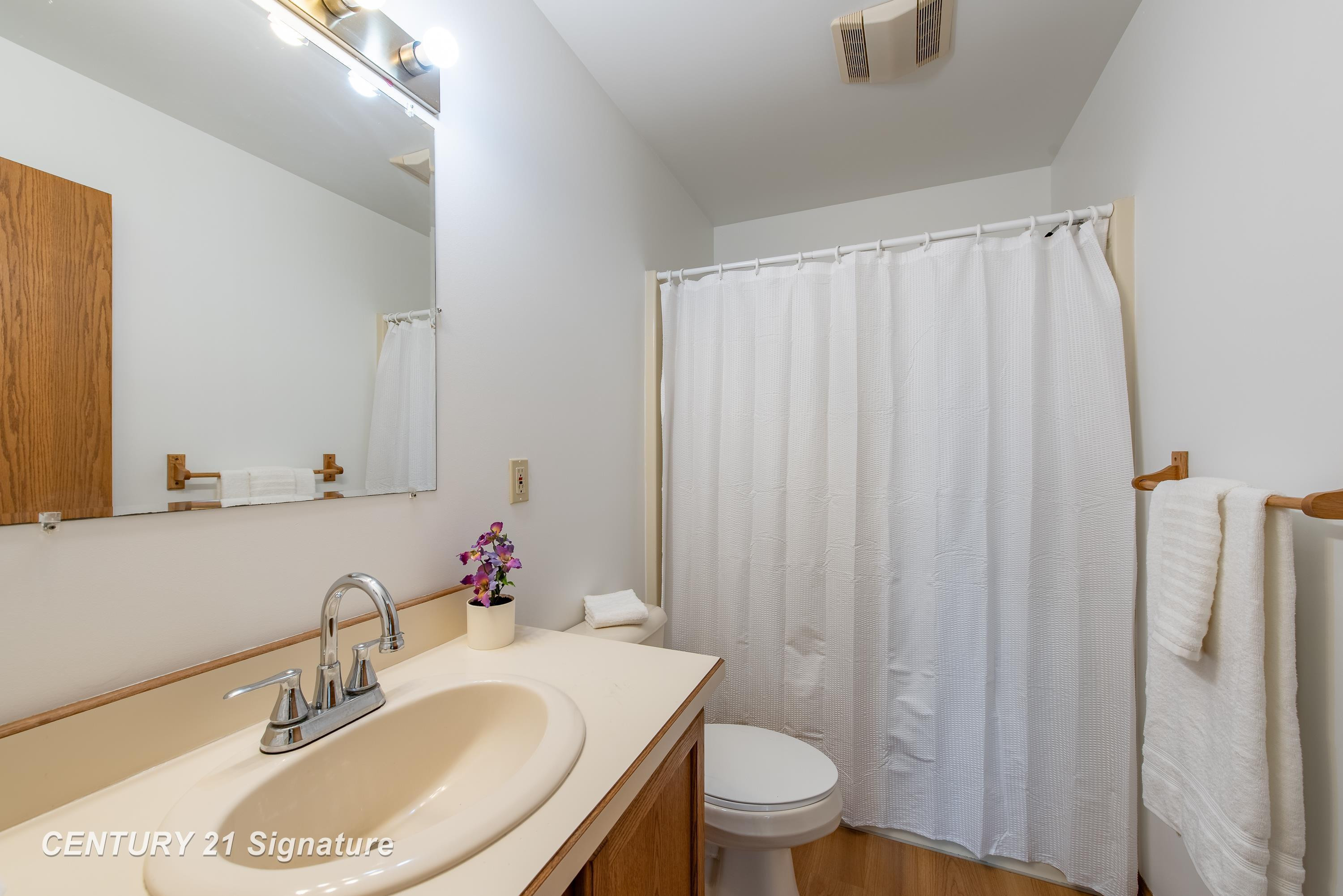 5501 N River Road, Freeland, MI 48623 — Photo 13