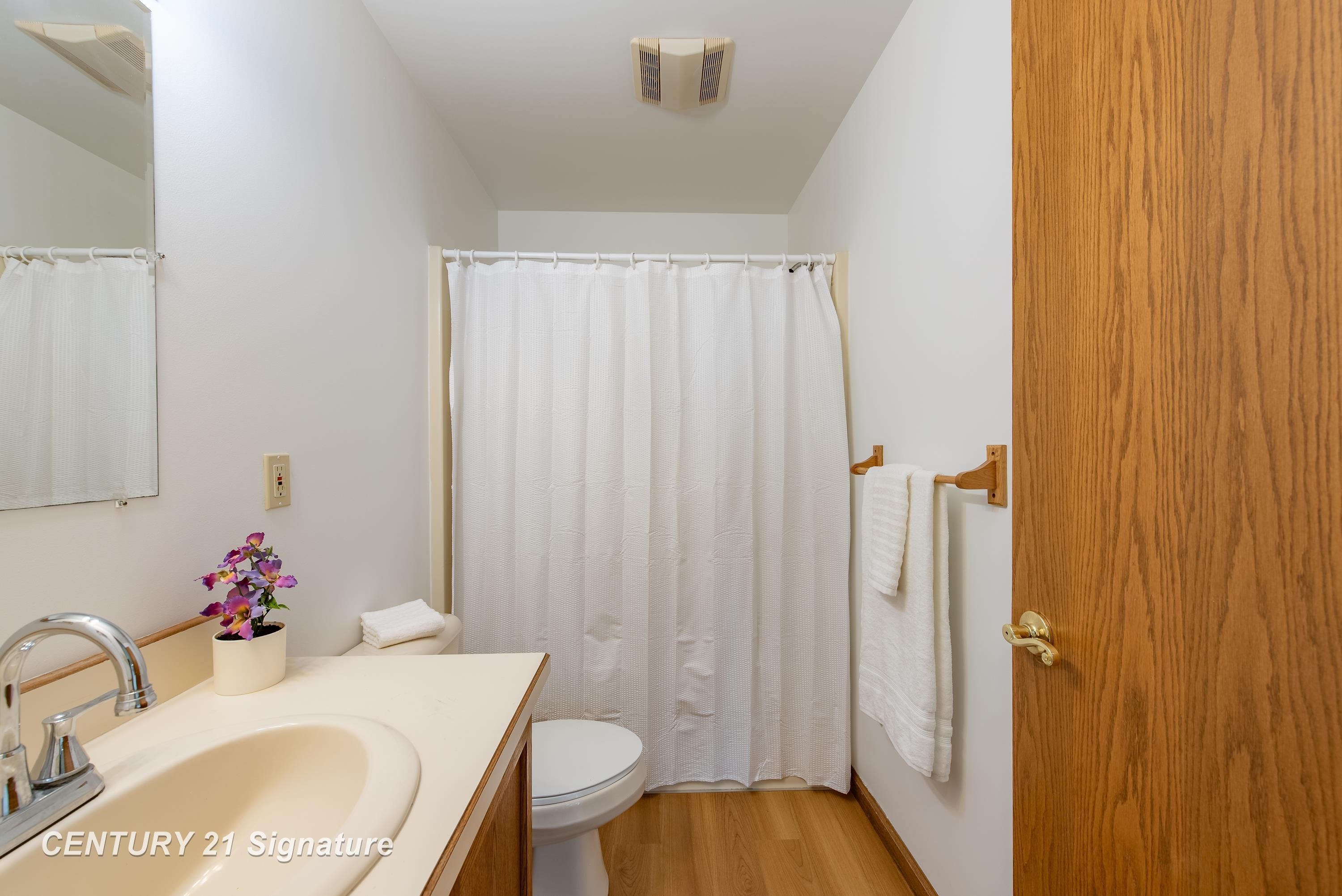 5501 N River Road, Freeland, MI 48623 — Photo 14