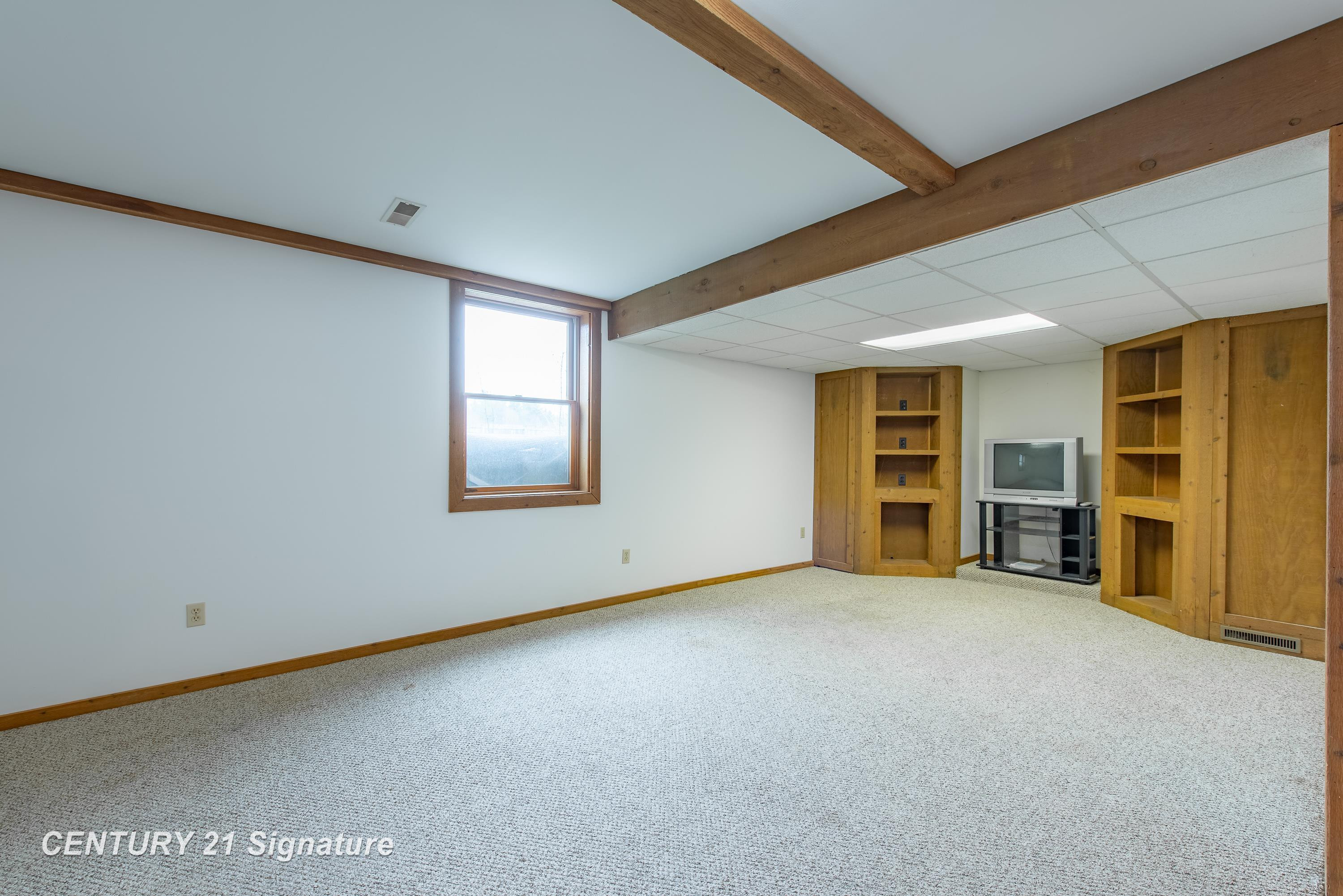 5501 N River Road, Freeland, MI 48623 — Photo 31