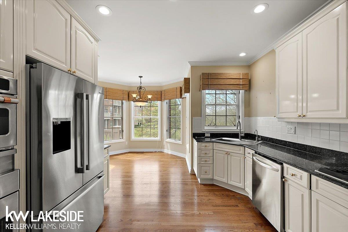 2879 Hastings Court, MI 48306 — Photo 46