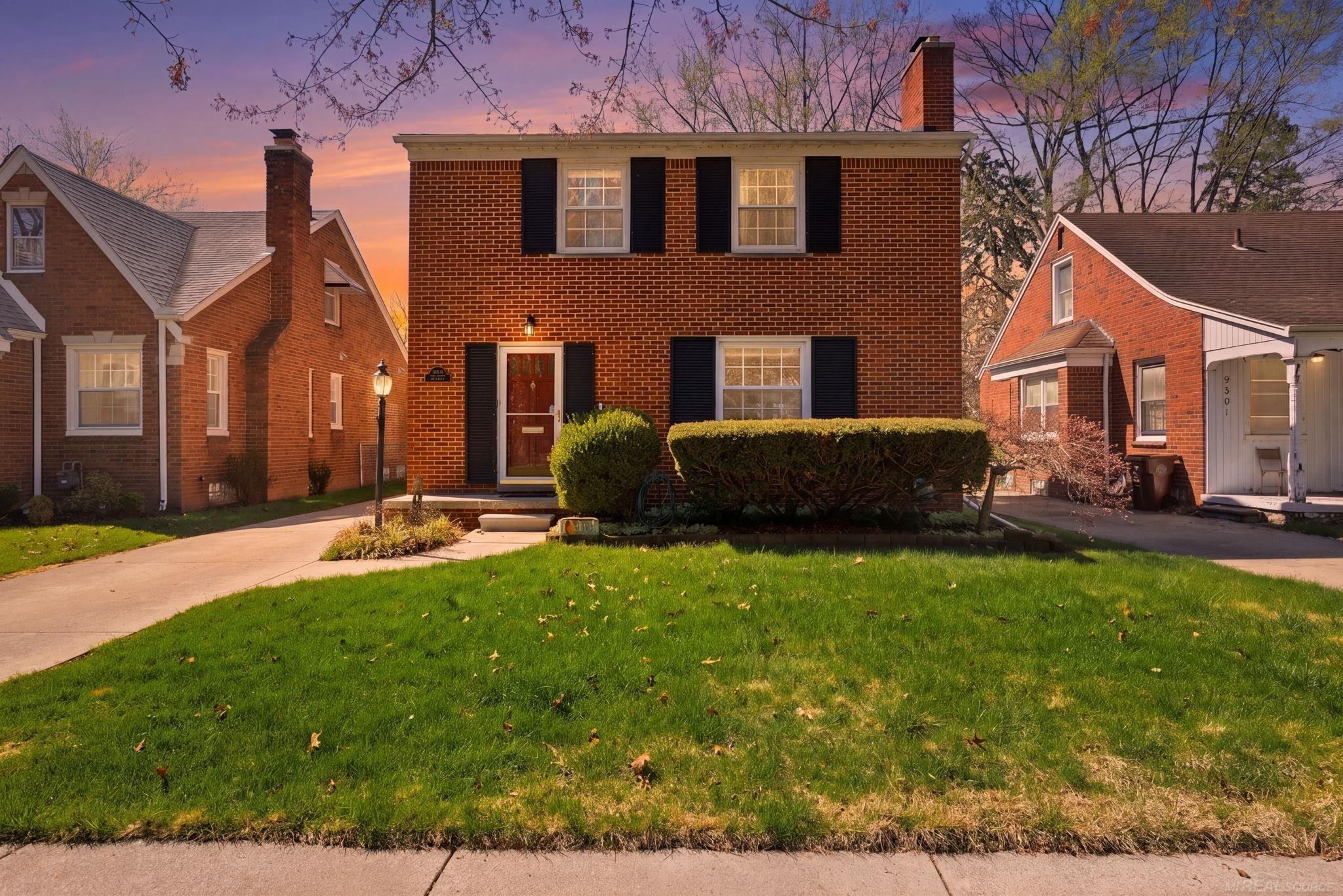 2073 Hawthorne Road, Grosse Pointe Woods, MI 48236 — front exterior
