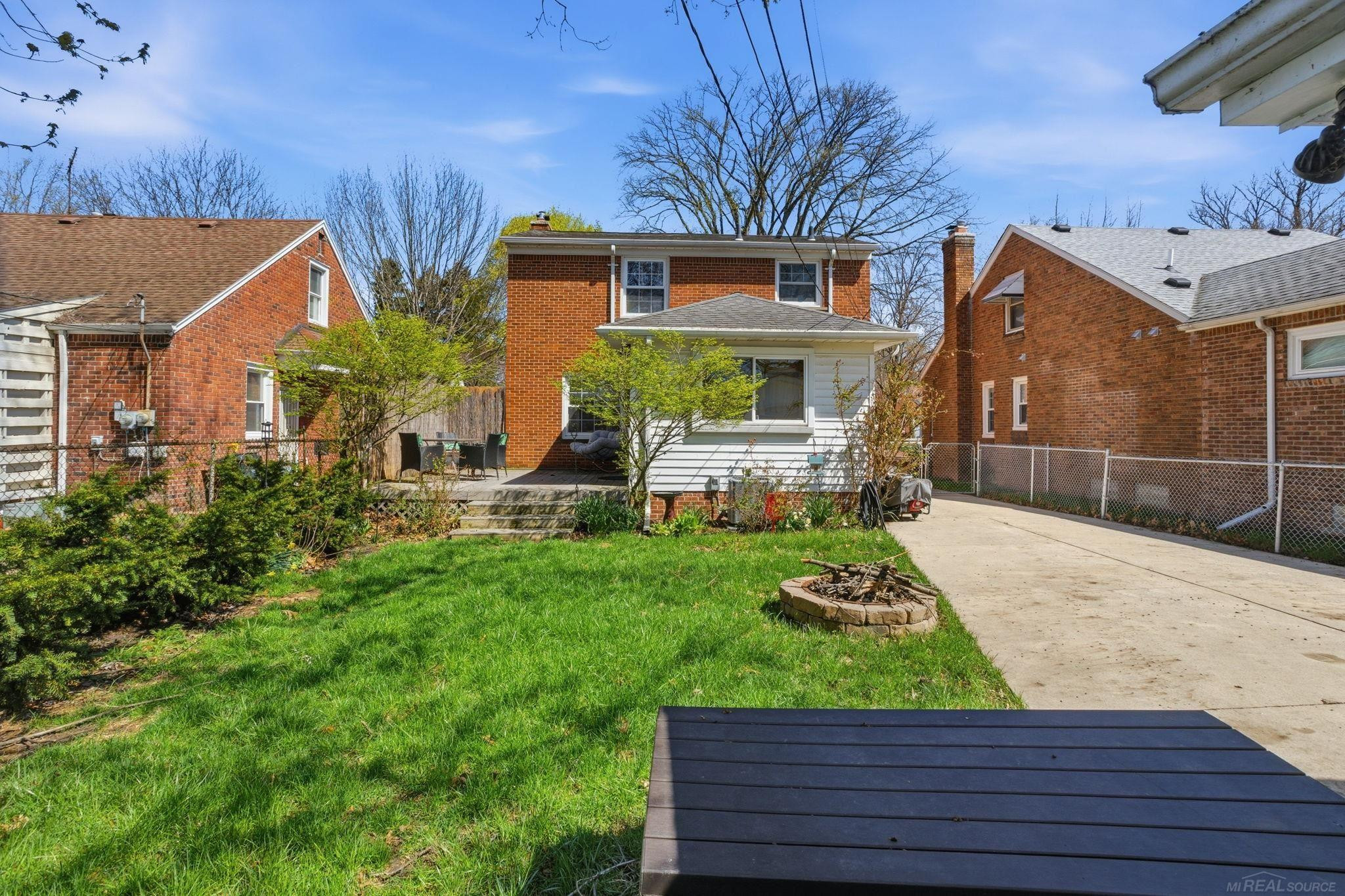 2073 Hawthorne Road, Grosse Pointe Woods, MI 48236 — Photo 28