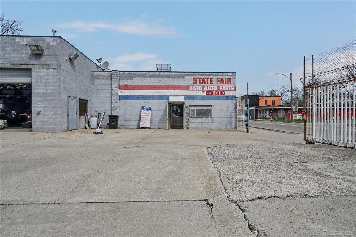 20011 John R Street - Photo 3