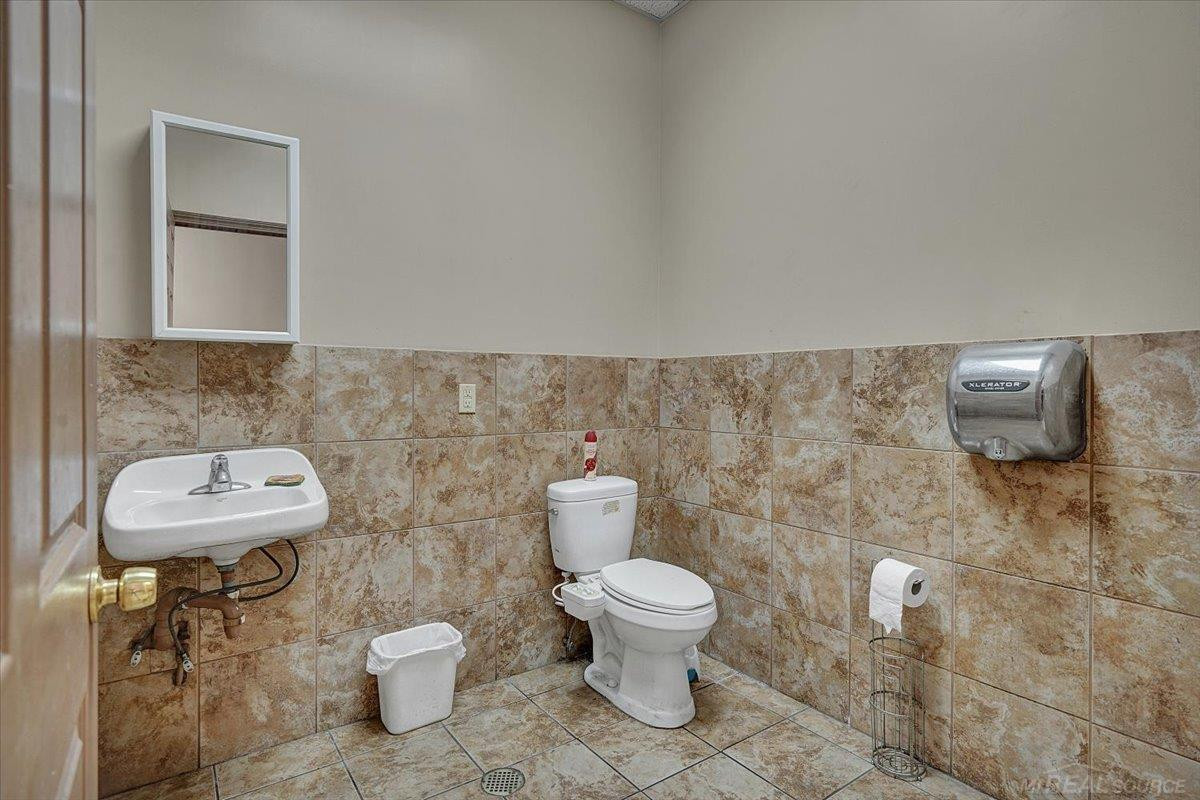 20011 John R Street, Detroit, MI 48203 — Photo 10