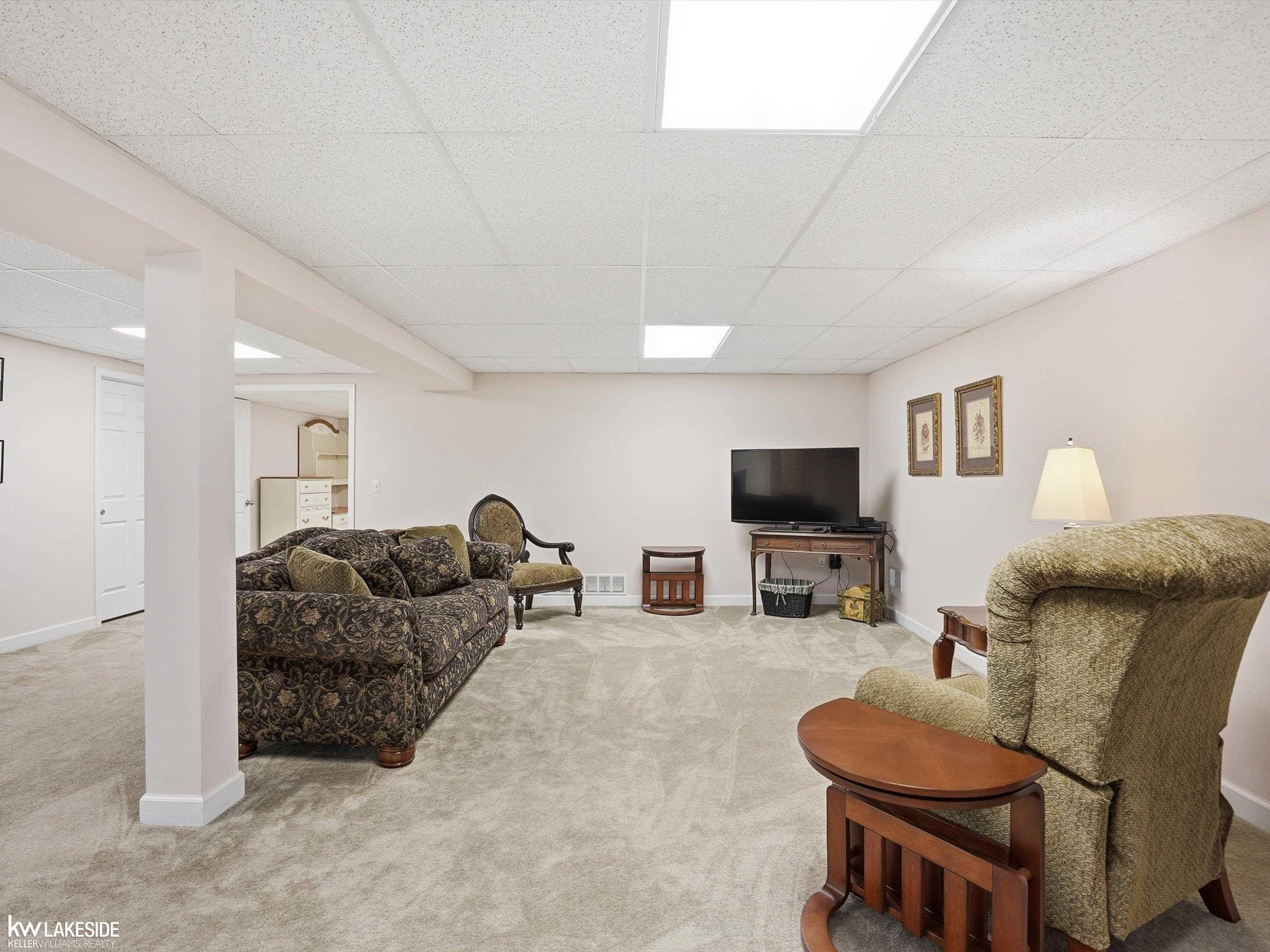 46899 Cynthia Drive, Macomb, MI 48044 — Photo 34