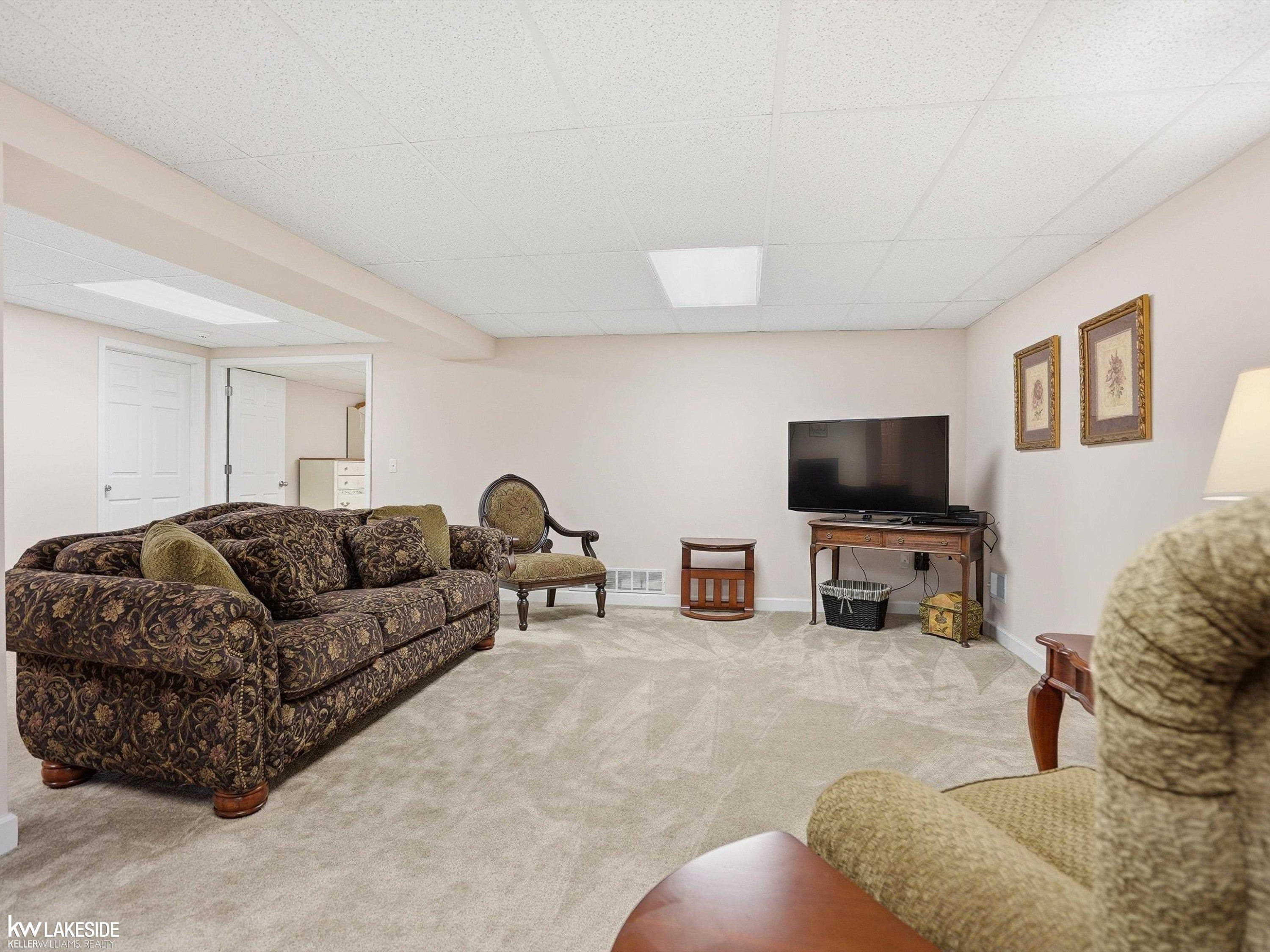 46899 Cynthia Drive, Macomb, MI 48044 — Photo 35