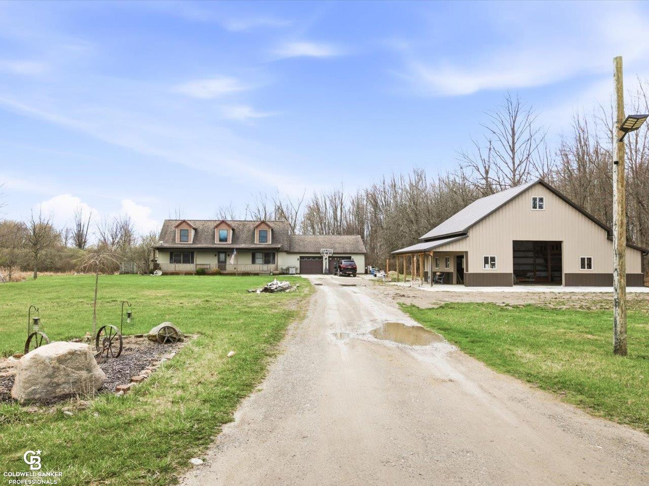 8925 Lohr Road, Avoca, MI 48006 — Photo 2