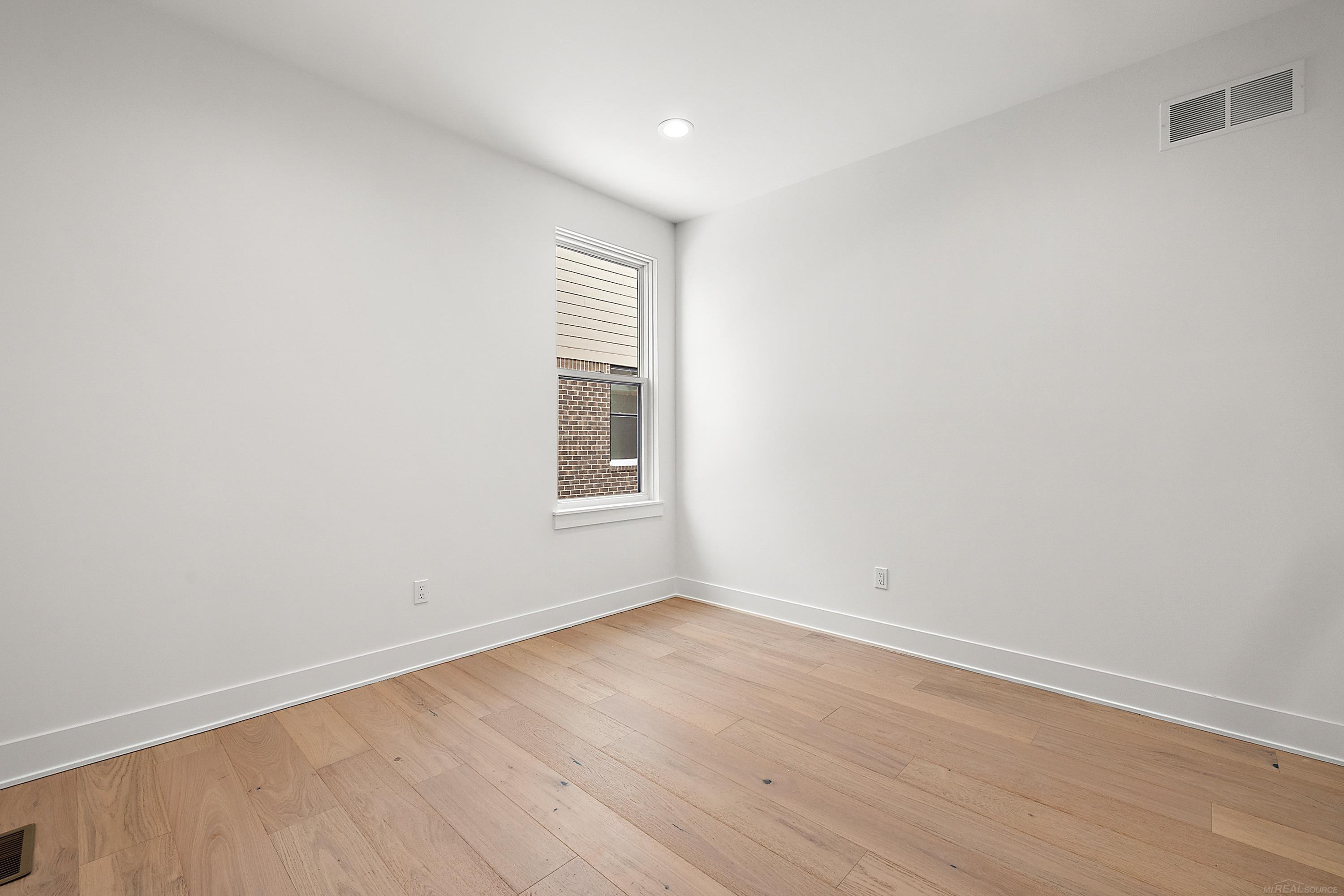 5884 Willow Grove Drive, Troy, MI 48085 — Photo 26